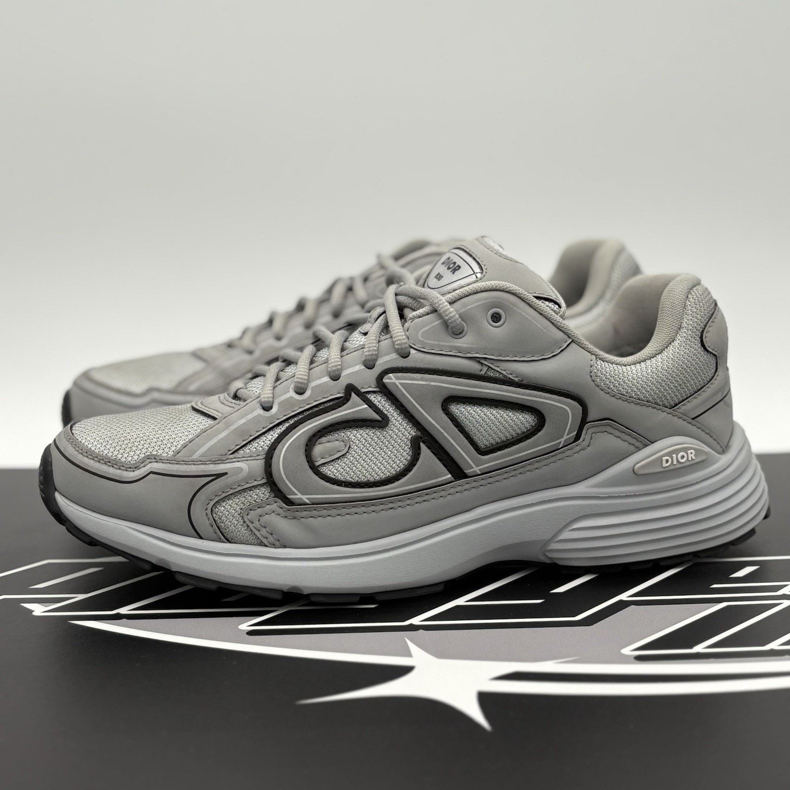 Dior B30 Reflective Sneaker ' Gray ' GREAT CONDITION!