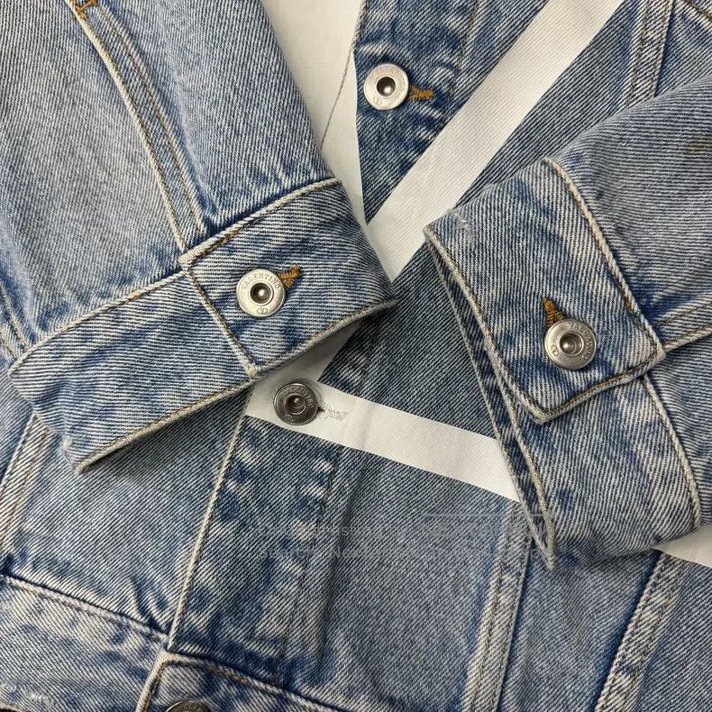 Valentino Valentino Printed denim jacket Size US XL / EU 56 / 4 - 2 Thumbnail