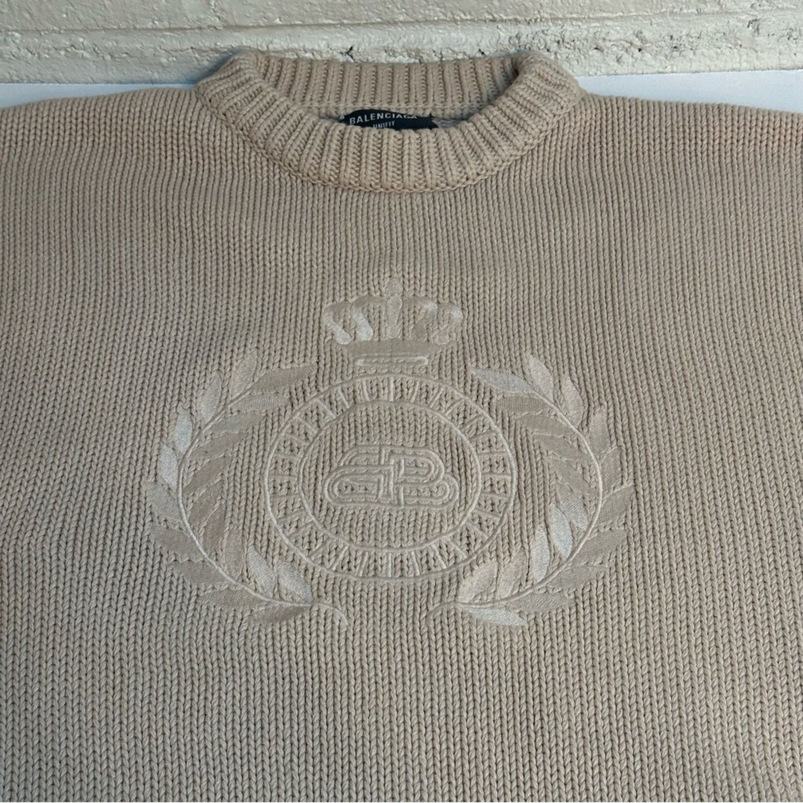 Balenciaga '21 Embroidered BB Crest Beige Cotton Jumper size Unifit M Size US M / EU 48-50 / 2 - 6 Thumbnail
