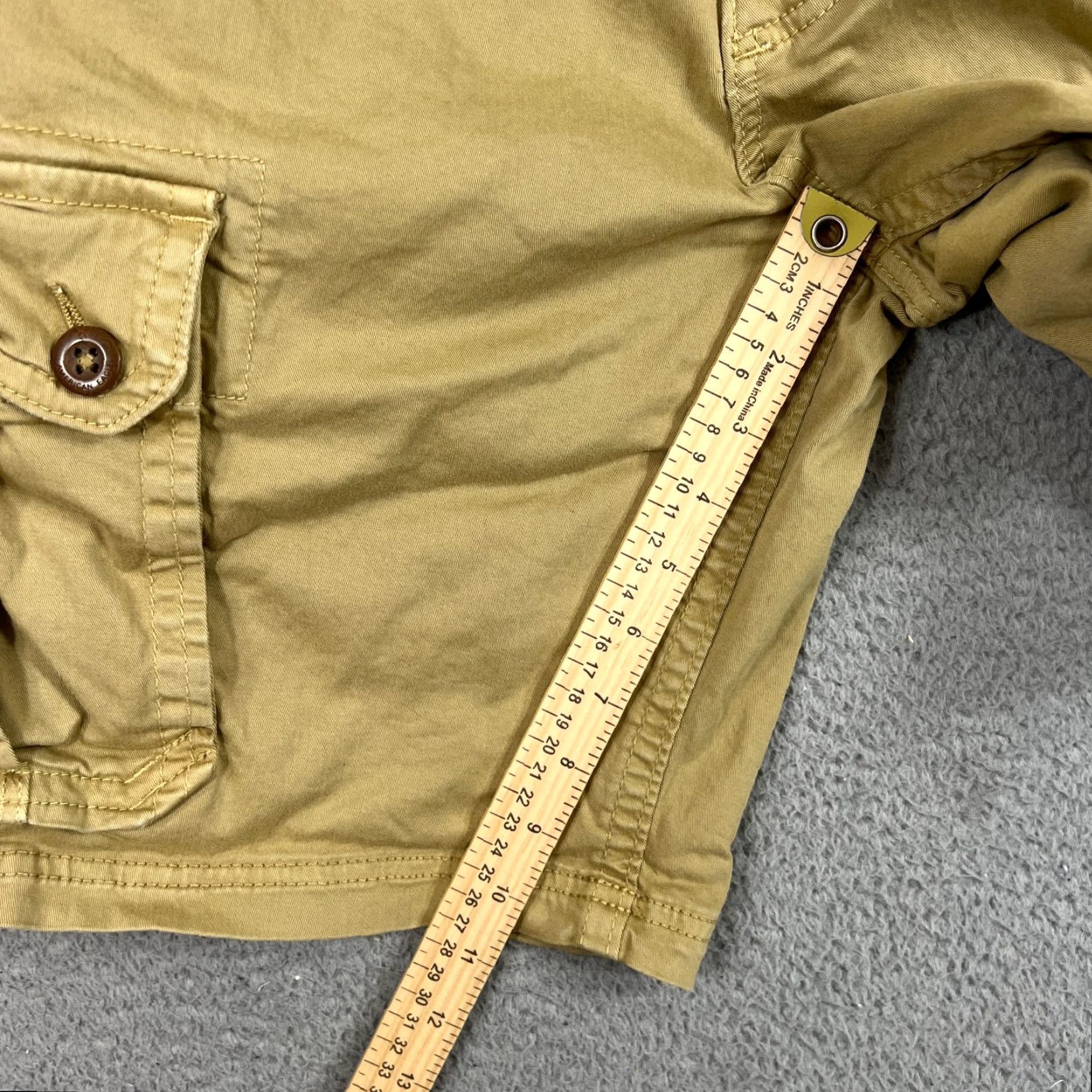 American Eagle Outfitters VINTAGE American Eagle Outfitters Cargo Shorts Mens 33 Beige Cotton 11 Inseam Pockets Classic Utility Summer Mens Size US 33 - 3 Thumbnail