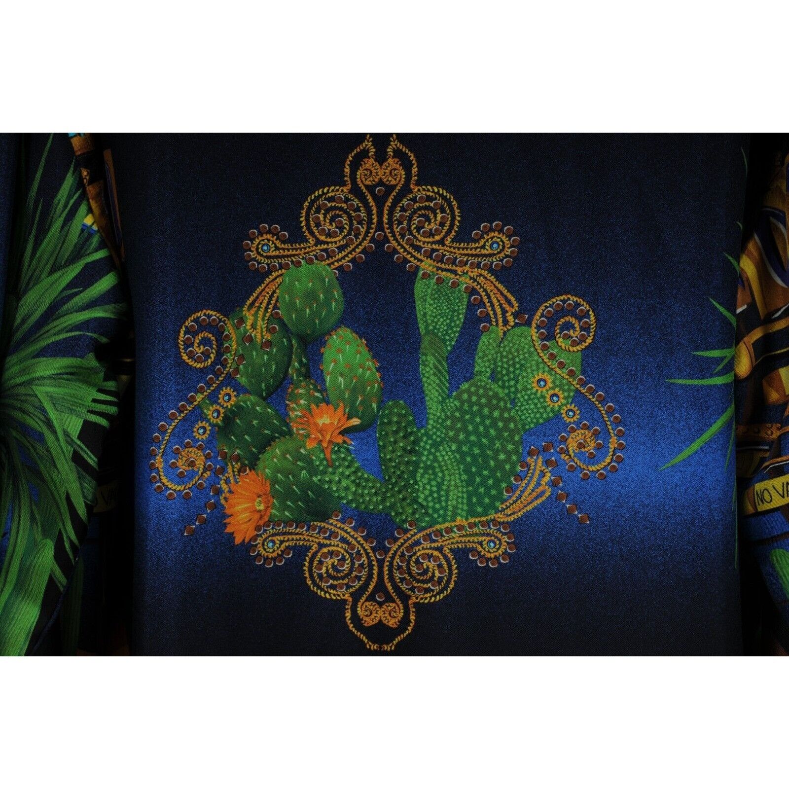 Versace Silk Palm Springs Desert Cactus Button Down Shirt IT 42 Size US M / EU 48-50 / 2 - 10 Thumbnail