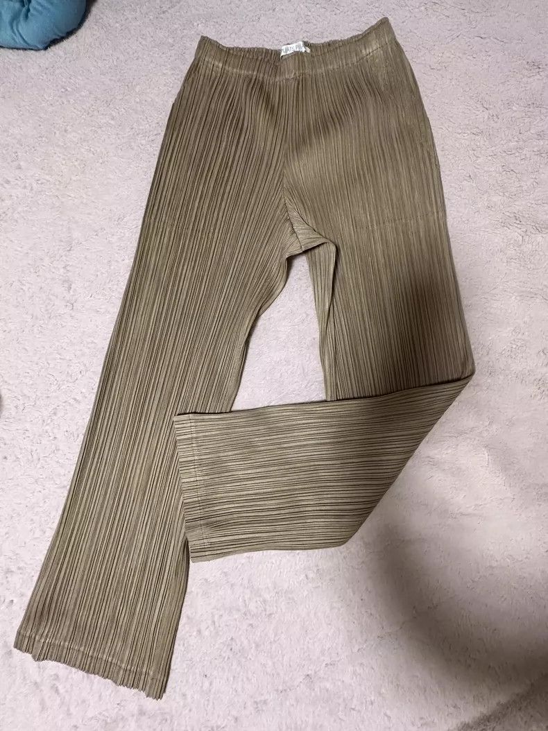 Issey Miyake Issey Miyake size:2 Brown pleated trousers Size 22" - 1 Thumbnail