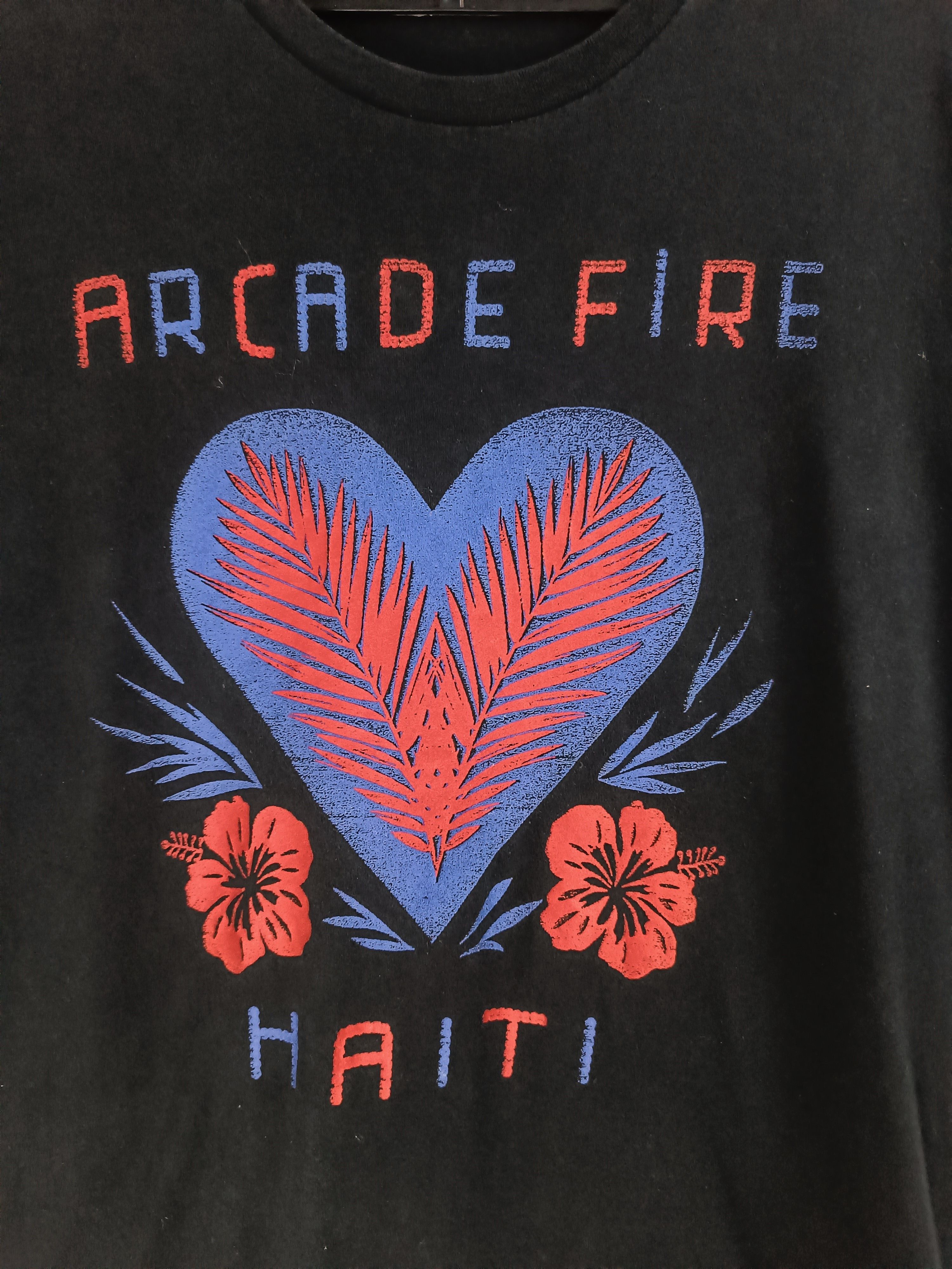 Band Tees VINTAGE ARCADE FIRE HAITI TEE lcd king of leon radiohead Size US M / EU 48-50 / 2 - 8 Thumbnail