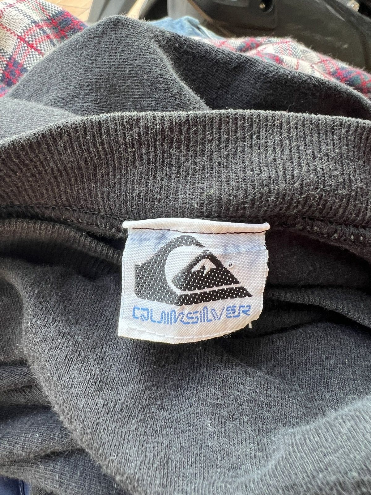 Quiksilver Vintage 90s Quiksilver Faded Black Spell out Big Logo tee Size US L / EU 52-54 / 3 - 20 Thumbnail