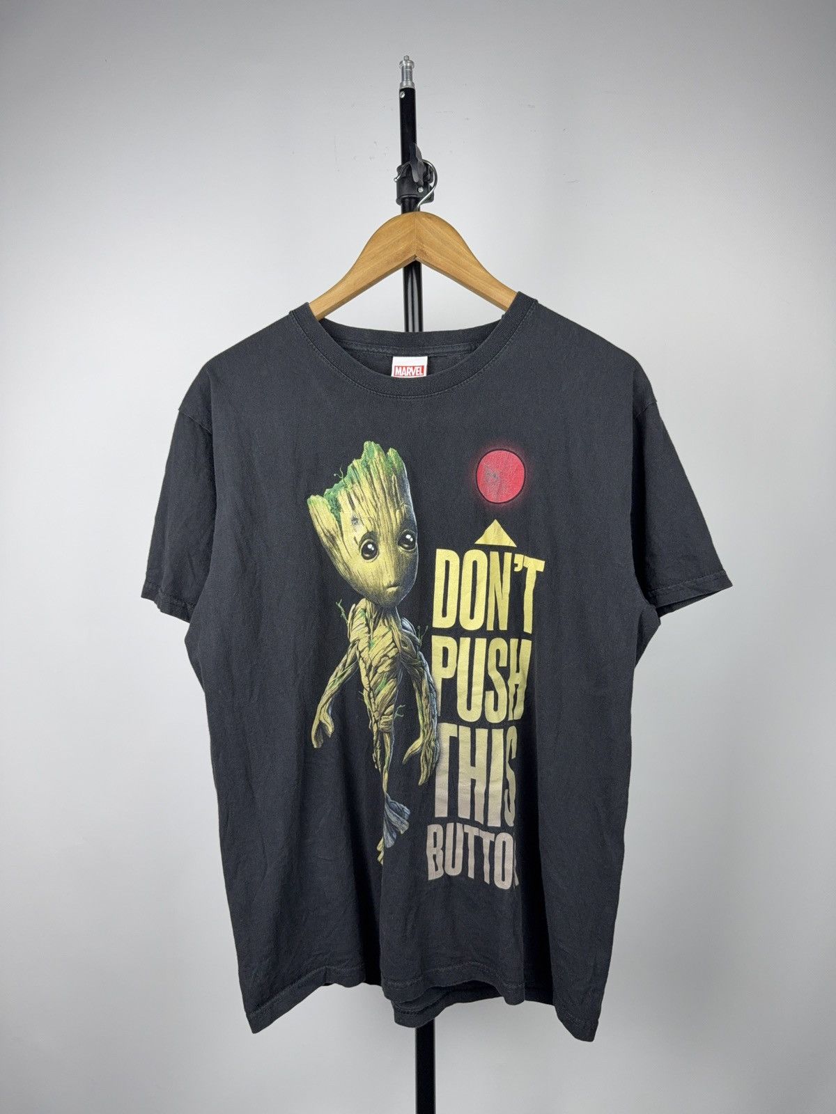 Marvel Comics 00s Marvel Groot “Don’t Push This Button” Graphic T-Shirt Size US L / EU 52-54 / 3 - 1 Thumbnail
