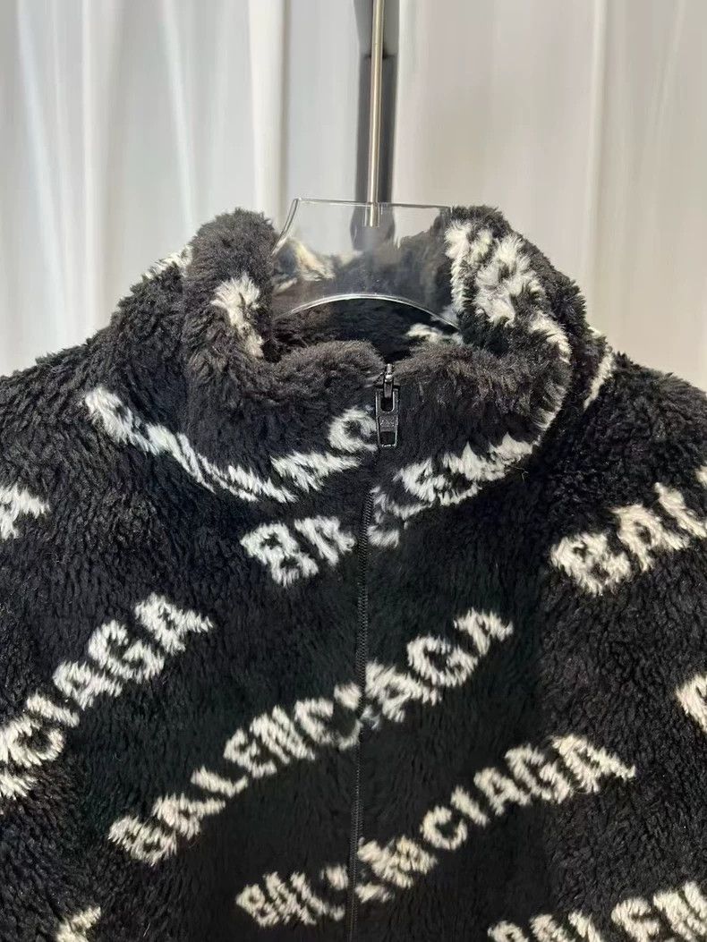 Balenciaga Balenciaga size 34 Printed Teddy Fur Coat Size M / US 6-8 / IT 42-44 - 3 Thumbnail