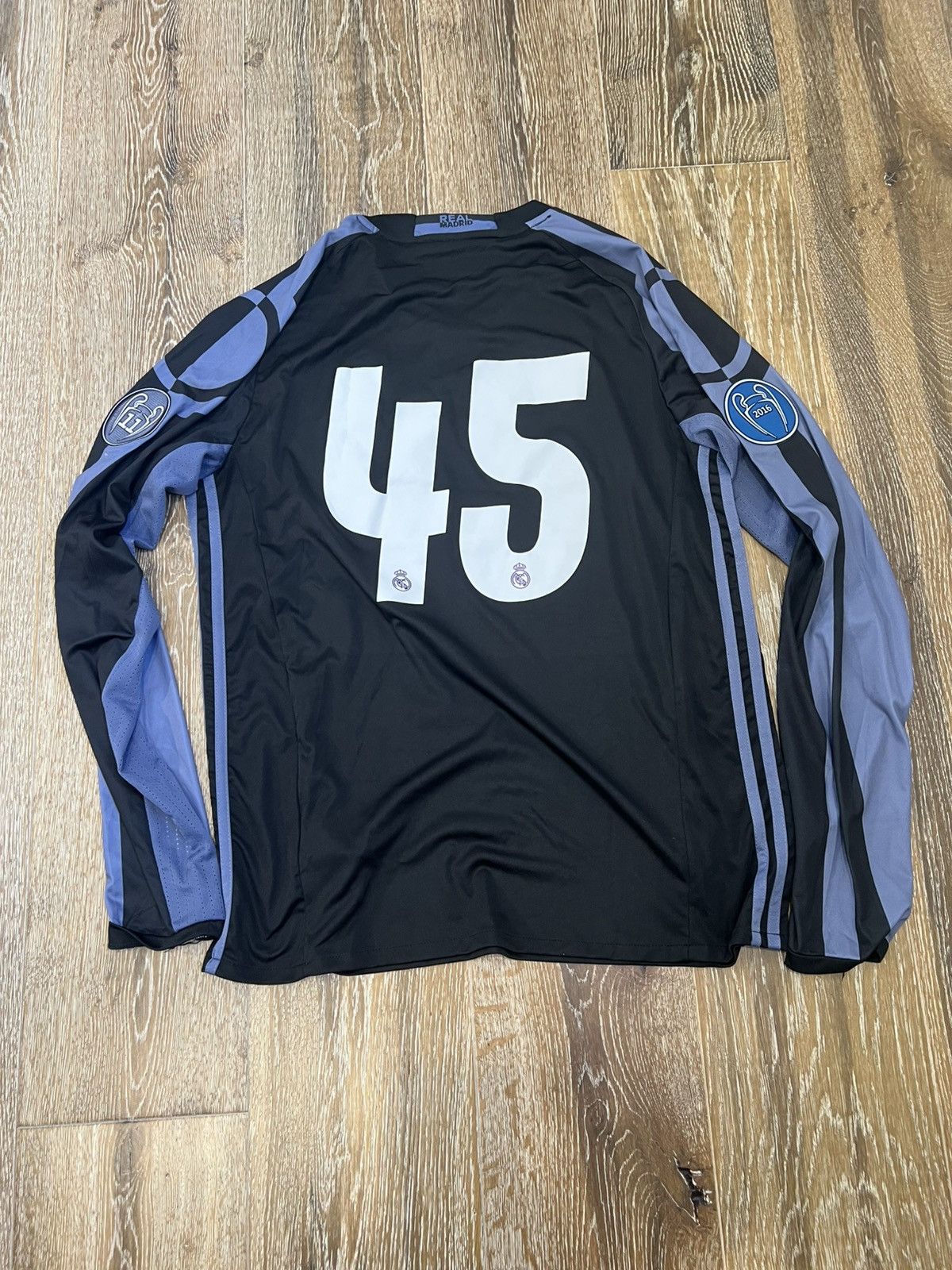 Adidas 2016 real Madrid adidas soccer kit jersey long sleeve Size US XL / EU 56 / 4 - 2 Thumbnail