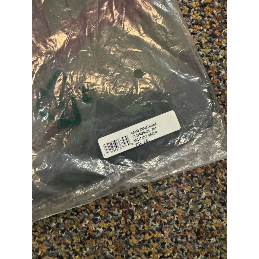 Amiri o1rshd1 Q:2 / Camo SwimTrunk in Military Green Size US 38 / EU 54 - 18 Thumbnail
