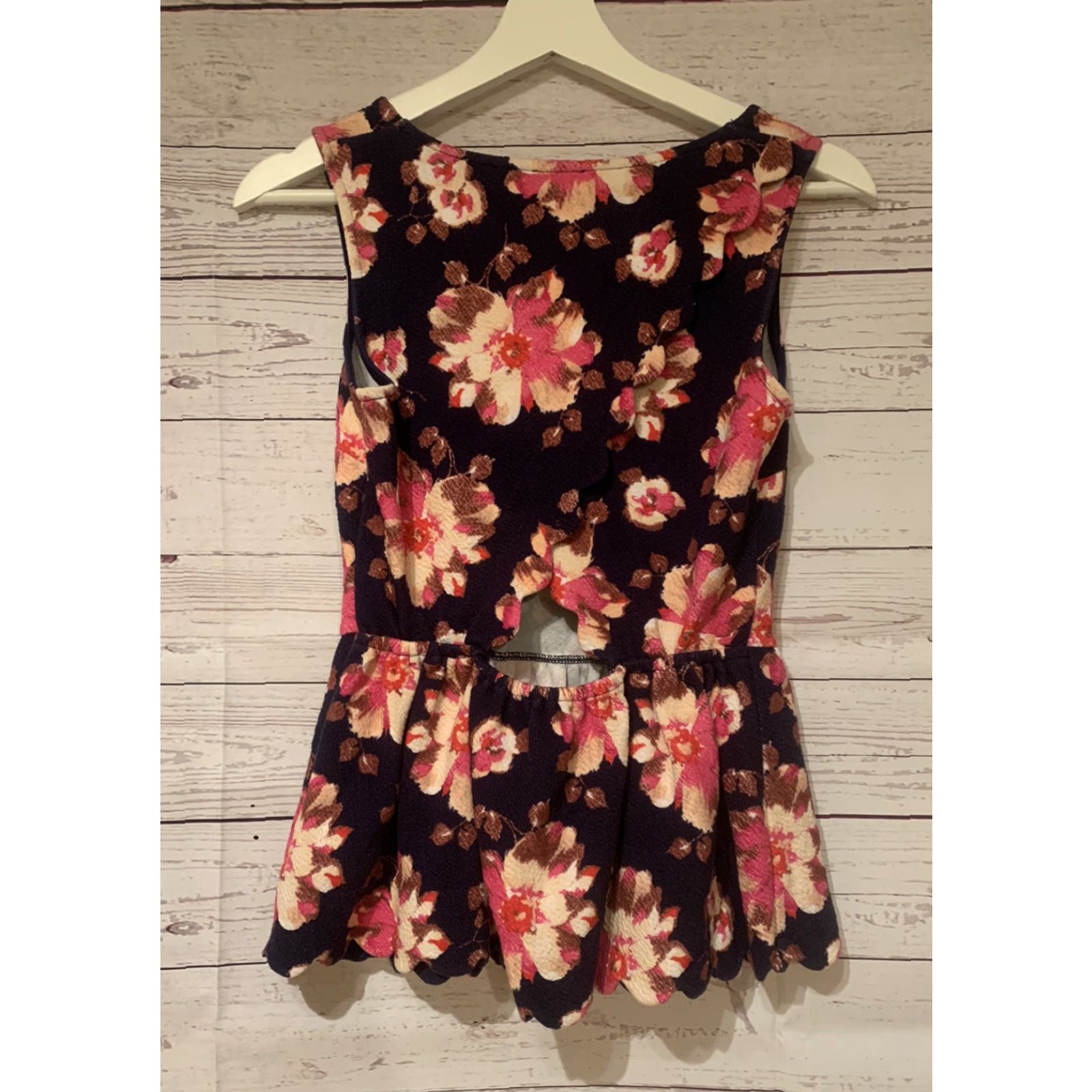 Anthropologie Anthropologie Women’s Blouse Camisole Sleeveless Floral Pattern XS Blue Classic Work Career Elegant 90s? Size XS / US 0-2 / IT 36-38 - 2 Thumbnail