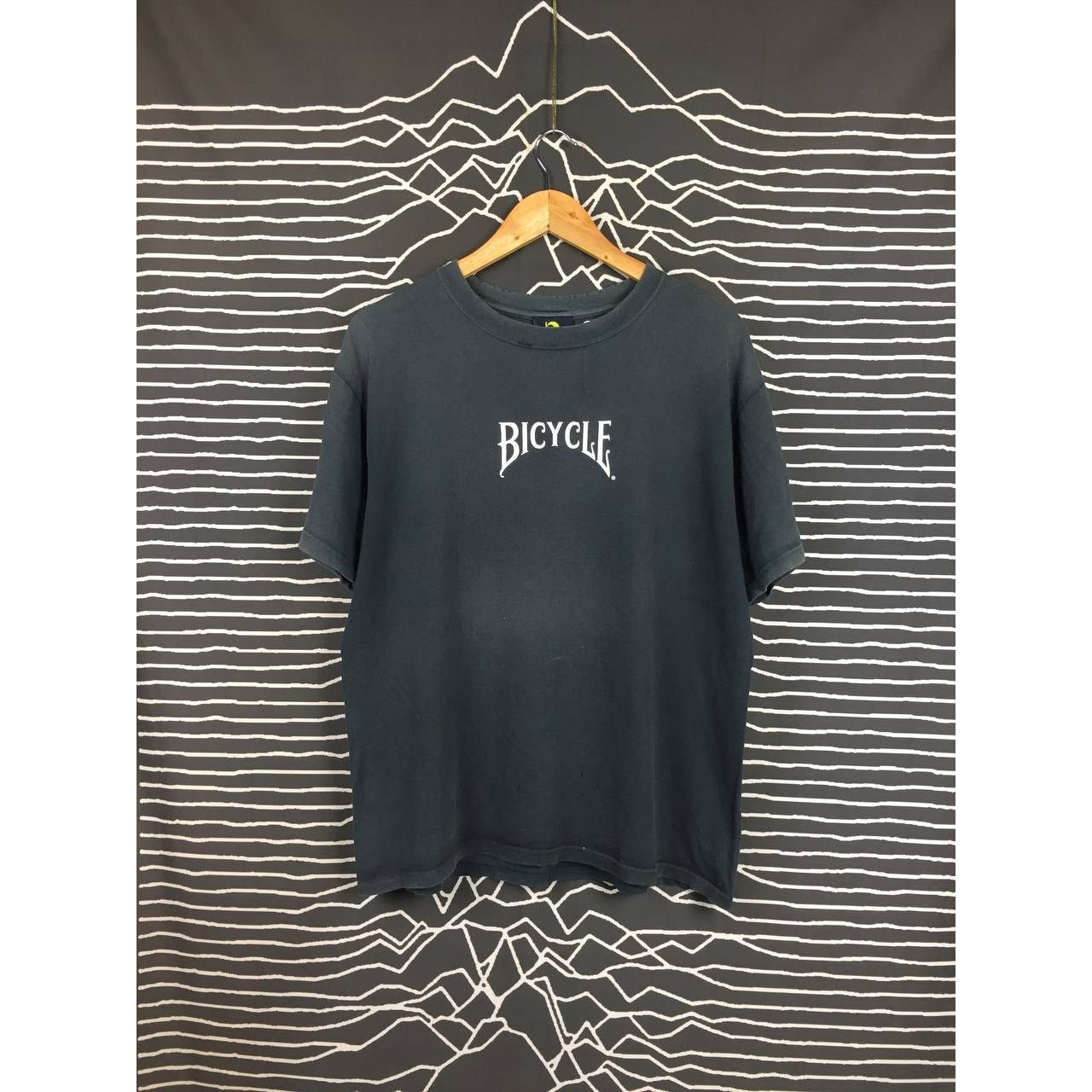Bicycle Vtg Distressed Bicycle Playing Cards Company Logo Tee Size US M / EU 48-50 / 2 - 7 Thumbnail
