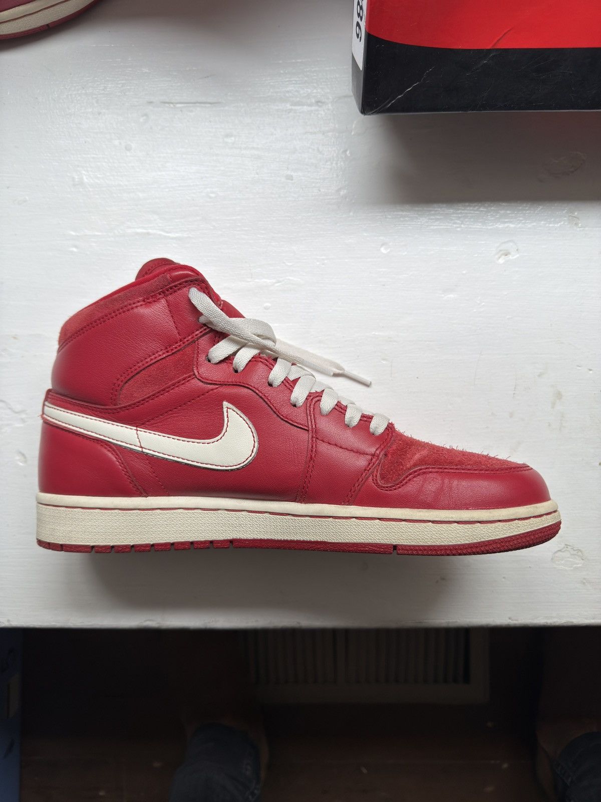 Jordan Brand Air Jordan - Retro 1 Hi: Gym Red (European Release) Size US 9 / EU 42 - 7 Thumbnail