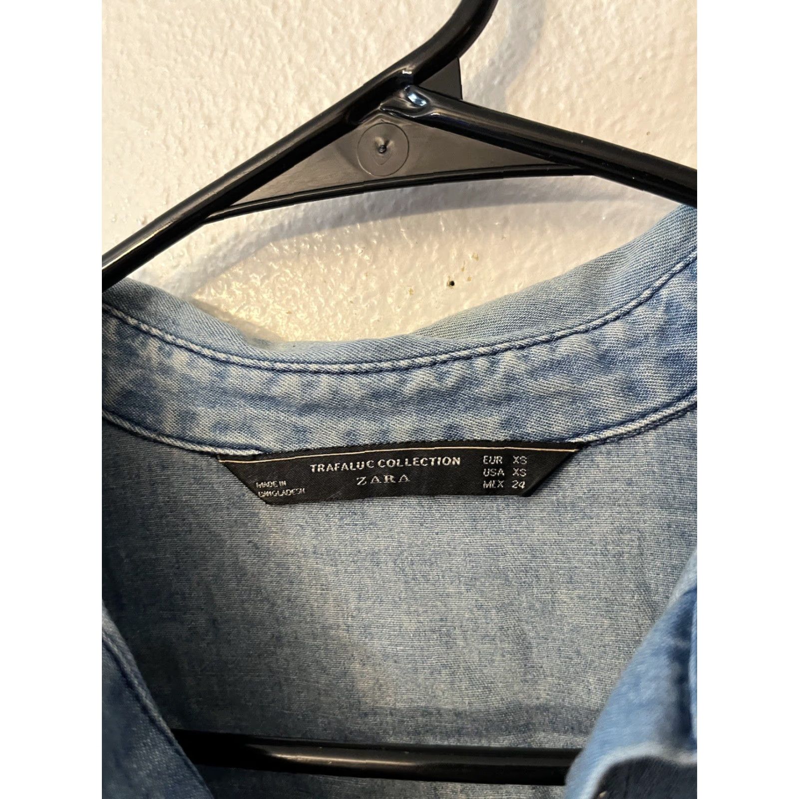 Zara Zara Women's Chambray Button-Up Shirt Blue Denim Look Size XS Size XS / US 0-2 / IT 36-38 - 2 Thumbnail