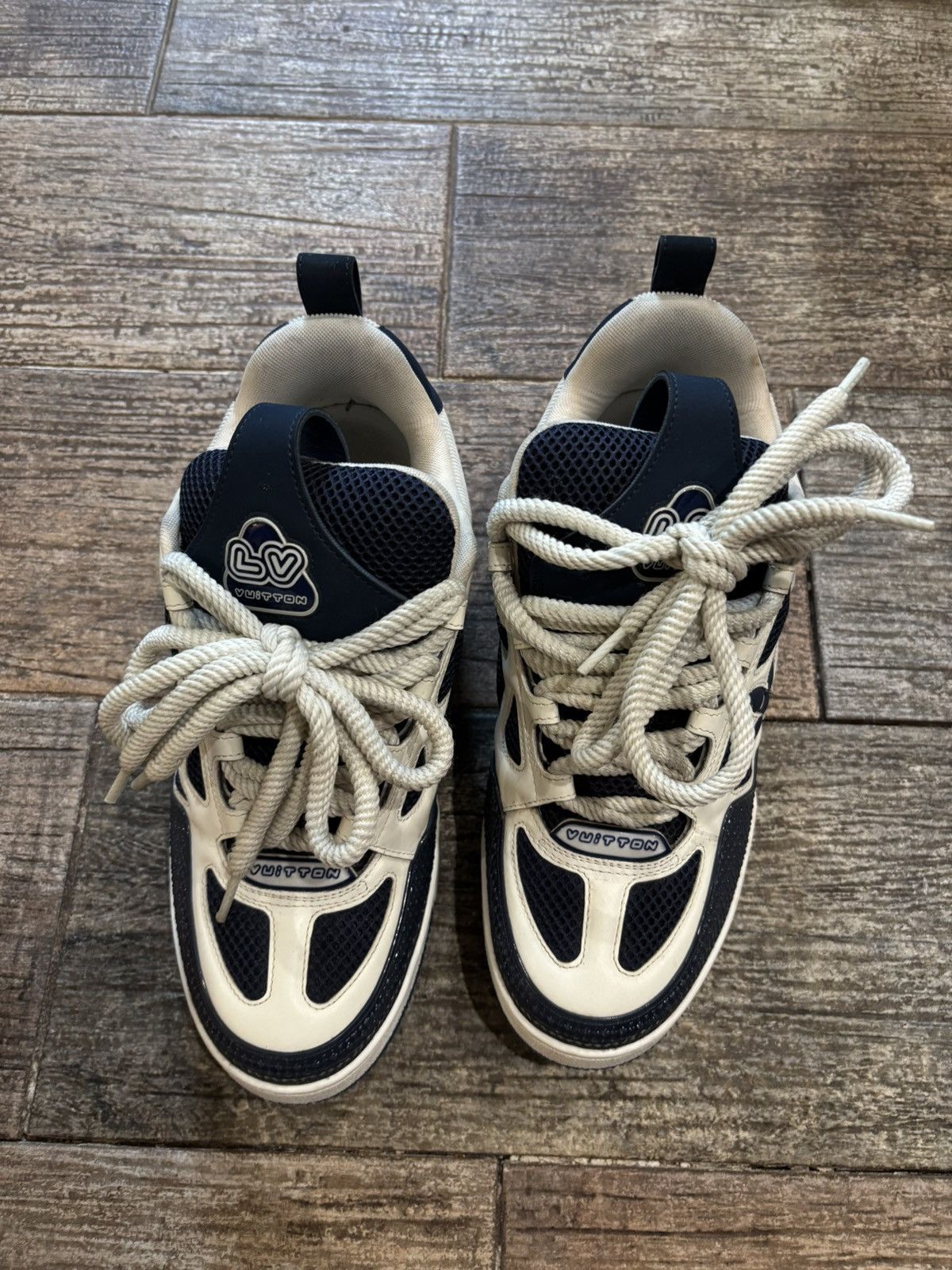 Louis Vuitton White and Navy Skate Sneakers Size US 9 / EU 42 - 4 Thumbnail