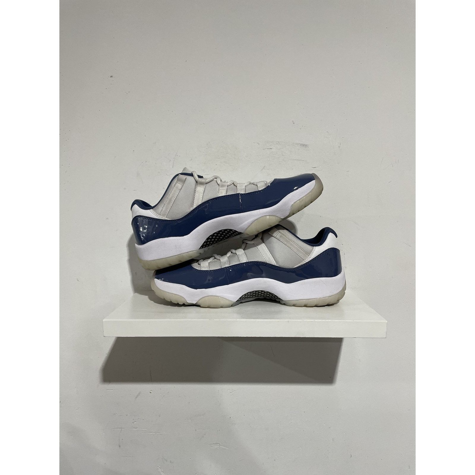 Nike JORDAN 11 RETRO LOW DIFFUSED BLUE SIZE 12.5 PREOWNED Size US 12.5 / EU 45-46 - 2 Thumbnail