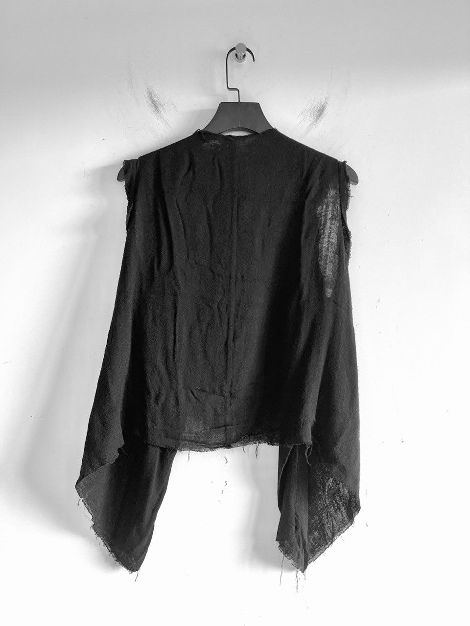 Yohji Yamamoto Yohji Yamamoto Femme - Raw Edge Sleeveless Blouse Top Black Size XS / US 0-2 / IT 36-38 - 6 Thumbnail