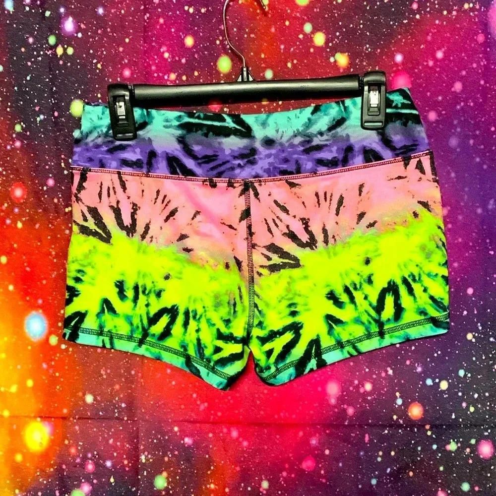 Designer Material Girl Active Tie-Dye Shorts - Bright Multicolor Size 36" / US 14 / IT 50 - 1 Thumbnail