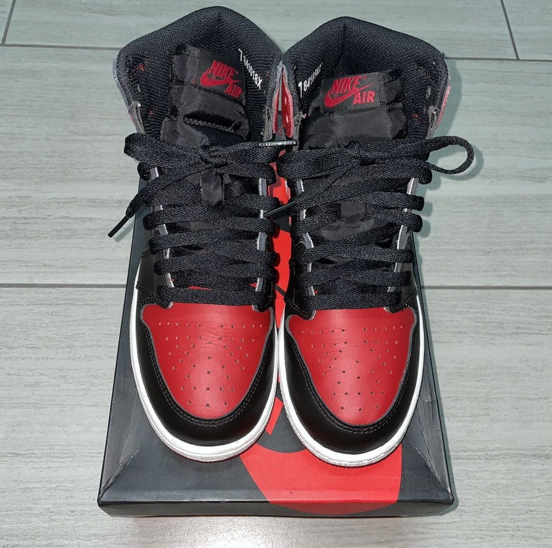 Jordan Brand Jordan 1 Bred 2016 Size 7Y Size US 7 / EU 40 - 2 Thumbnail