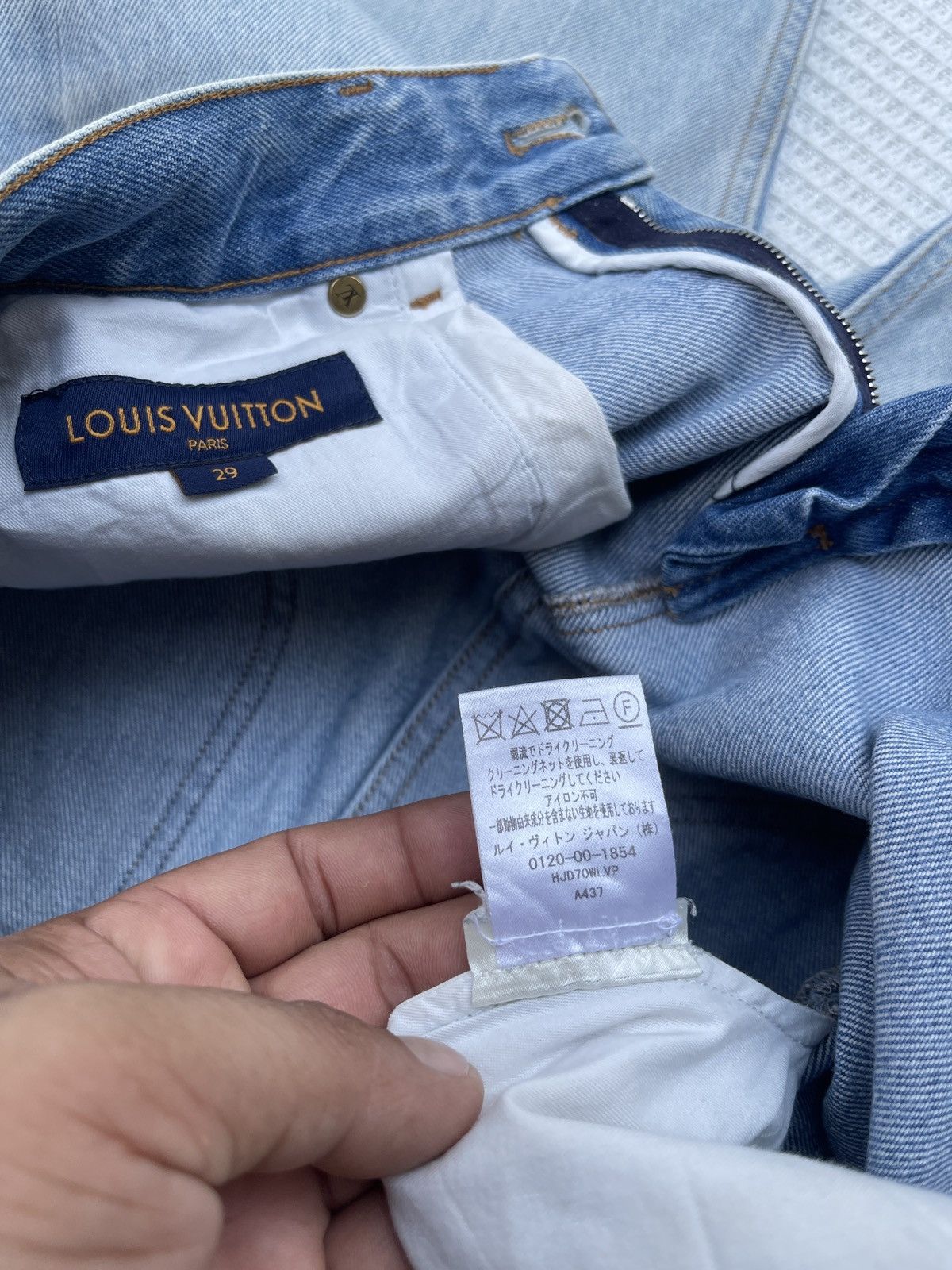 Louis Vuitton Last Drop🔥Rare🔥LOUIS VUITTON Paris Light Blue Jeans Size US 31 - 16 Thumbnail