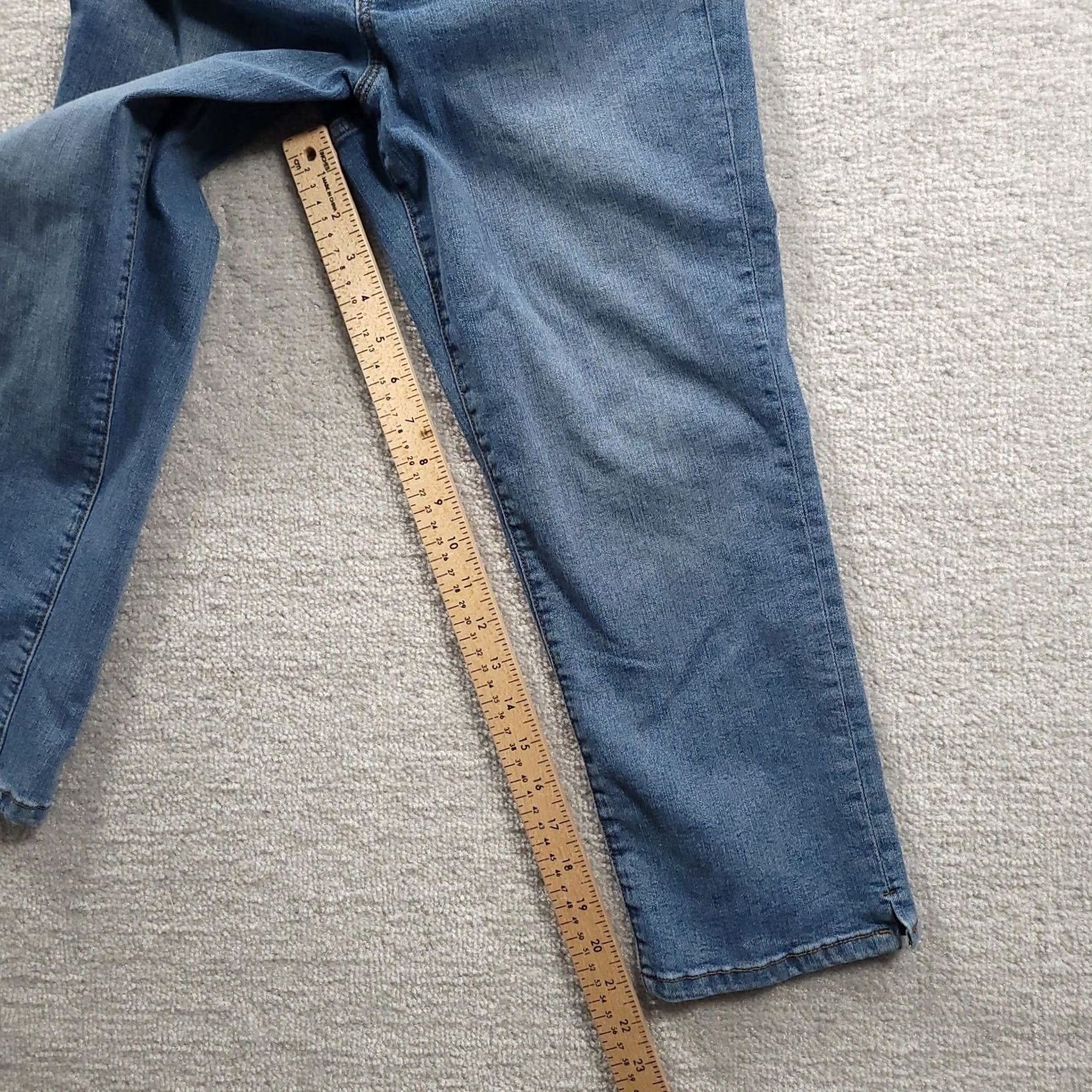 Nine West Nine West Jeans Christie Capri Womens 4 Tapered Stretch Low Rise Medium Wash Capri Jeans Women Regular Size 4 Blue Size 27" / US 4 / IT 40 - 5 Thumbnail