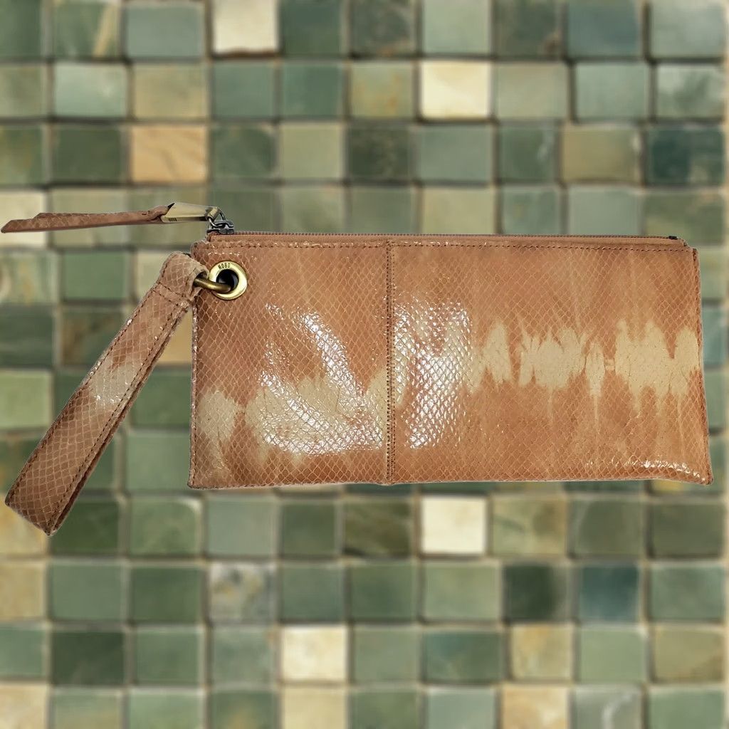 Vintage VINTAGE Hobo Wristlet Clutch Peach Pink Snakeskin Purse City Chic Retro Bag Medium Womens Size ONE SIZE - 1 Thumbnail