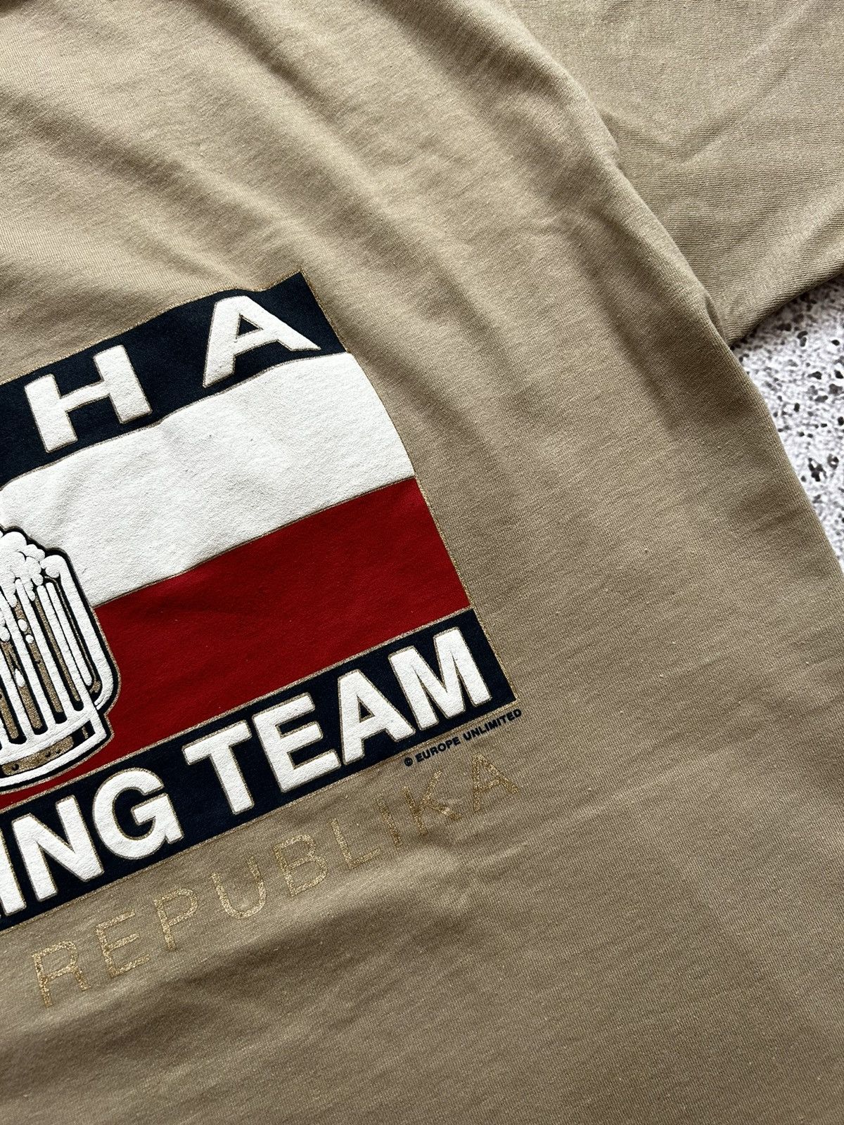 Vintage Vintage 1990’s Praha Drinking Team Graphic 3D Logo T-Shirt Size US XL / EU 56 / 4 - 5 Thumbnail