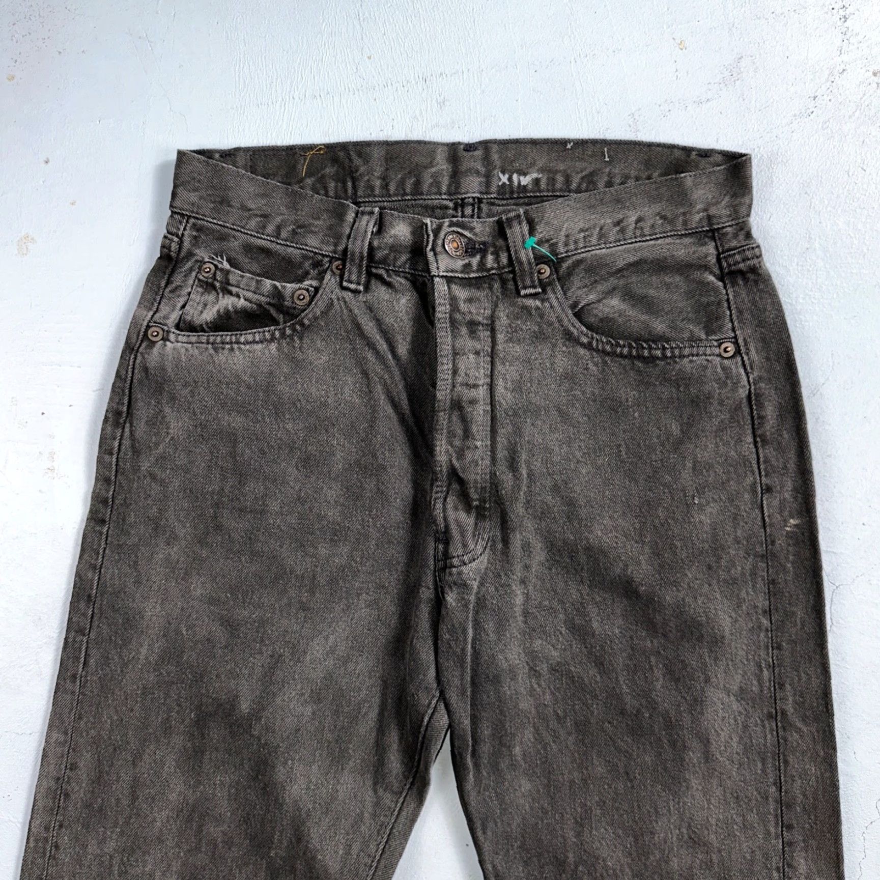 Levi's VINTAGE Levi's 501 Jeans Men Adult Regular Fit Straight Leg 28x31 Black 80s 90s Denim Size US 28 / EU 44 - 2 Thumbnail