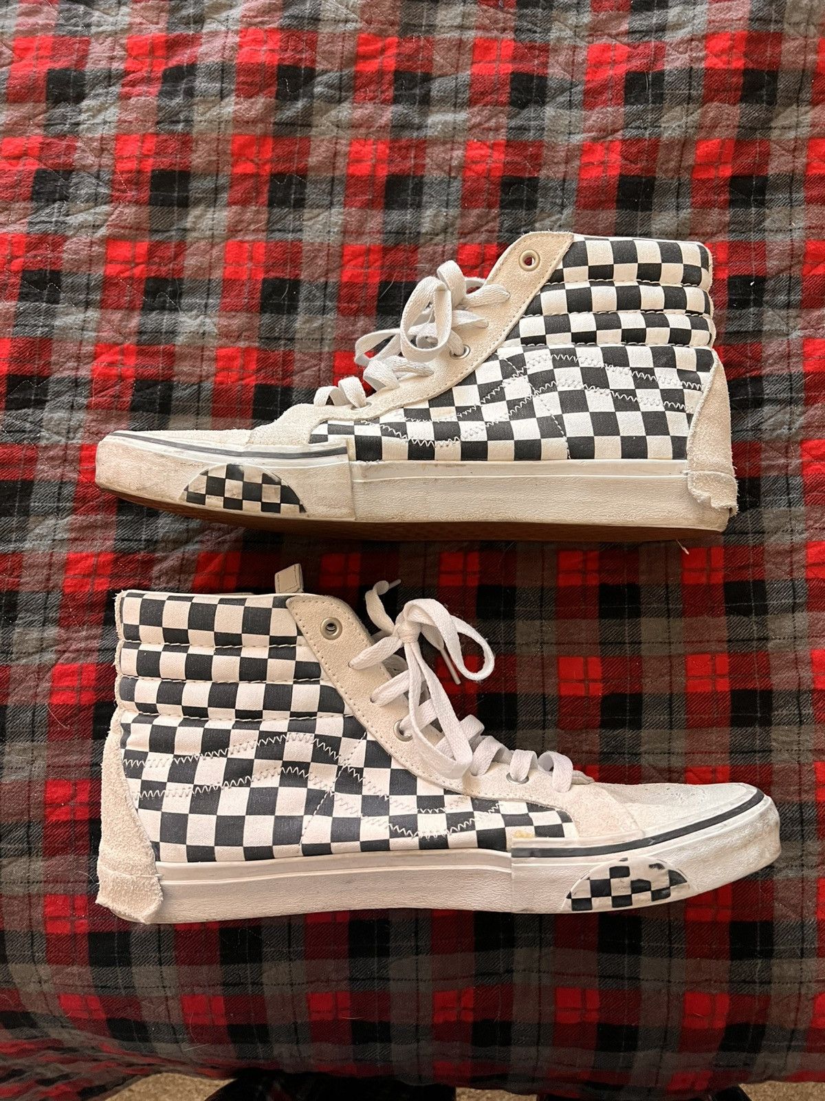 Van SK8-HI CAP LX white checkerboard Size US 11.5 / EU 44-45 - 2 Thumbnail
