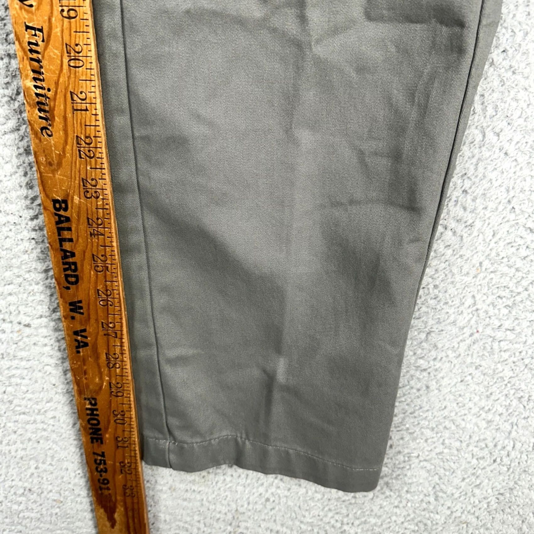 Izod IZOD Flex Mens Performance Pants 38X32 Gray Chino Stretch Flat Front NEW Size US 38 / EU 54 - 7 Thumbnail