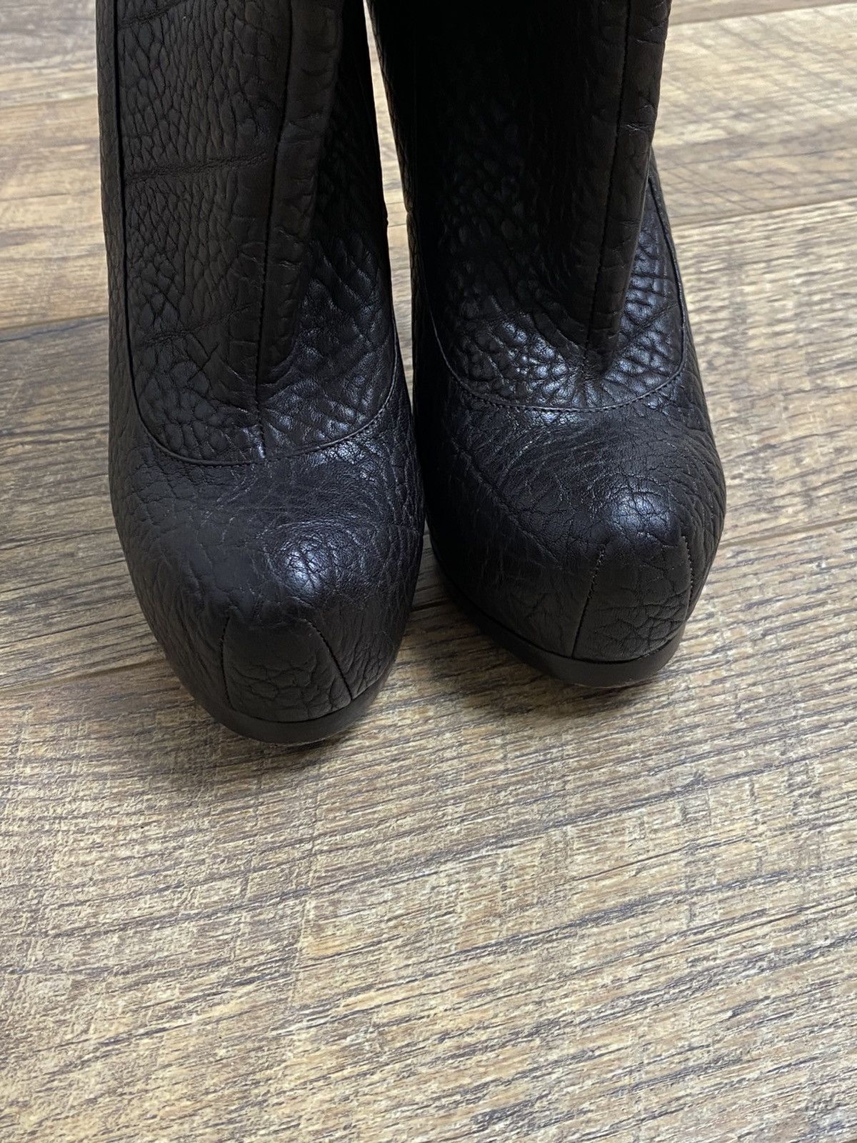 Yves Saint Laurent YSL Archive Tribute Boots Textured Leather Futuristic Rare Size US 6 / IT 36 - 5 Thumbnail