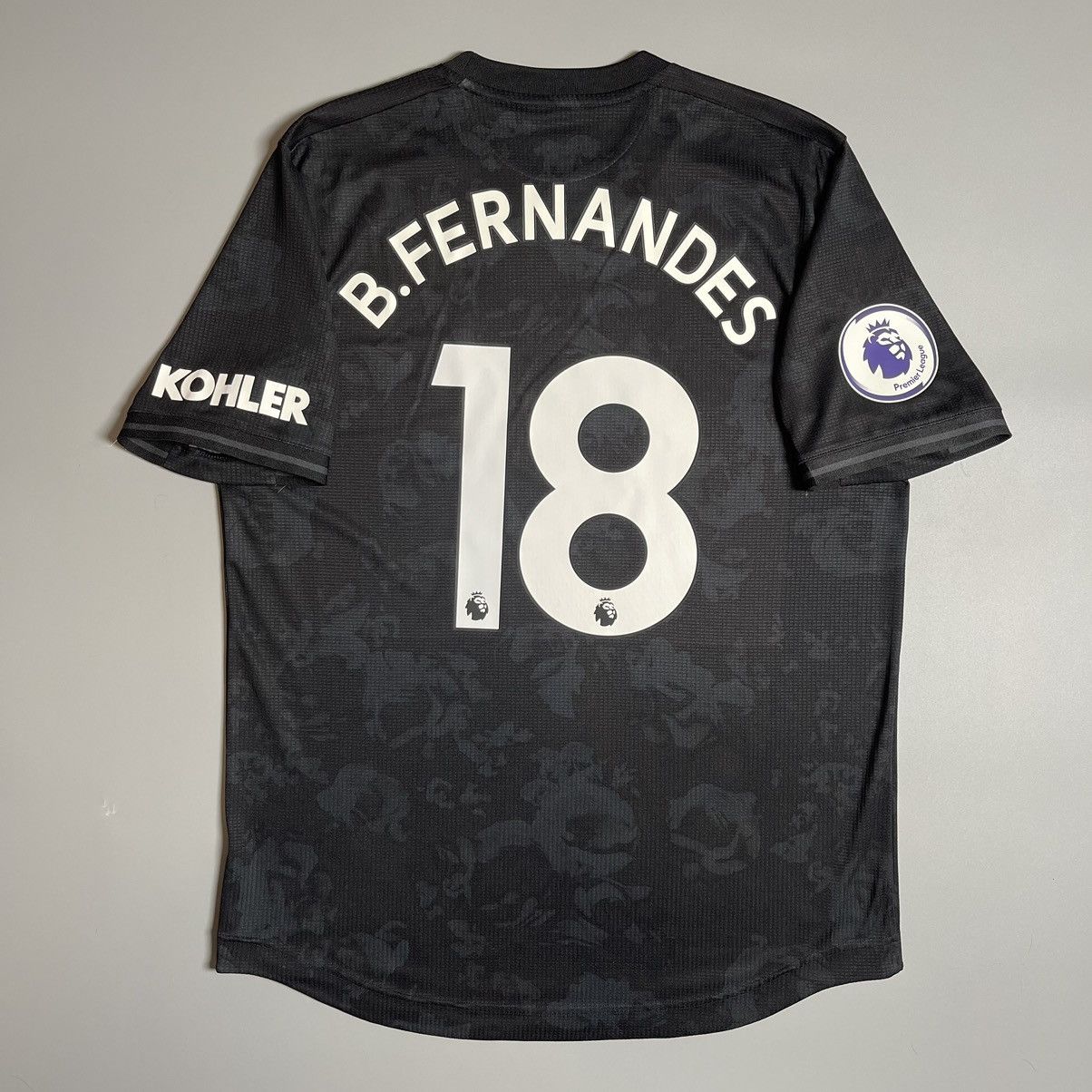 Adidas × Vintage MAN UNITED ADIDAS 2019/2020 FOOTBALL JERSEY #18 FERNANDES Size US L / EU 52-54 / 3 - 1 Thumbnail