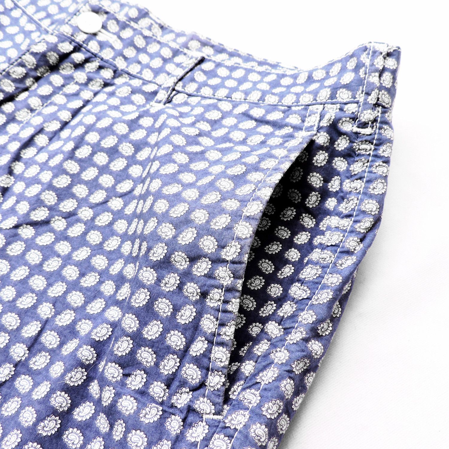 Comme des Garcons COMME DES GARÇONS HOMME PAISLEY PATTERN SHORT PANTS Size US 31 - 6 Thumbnail