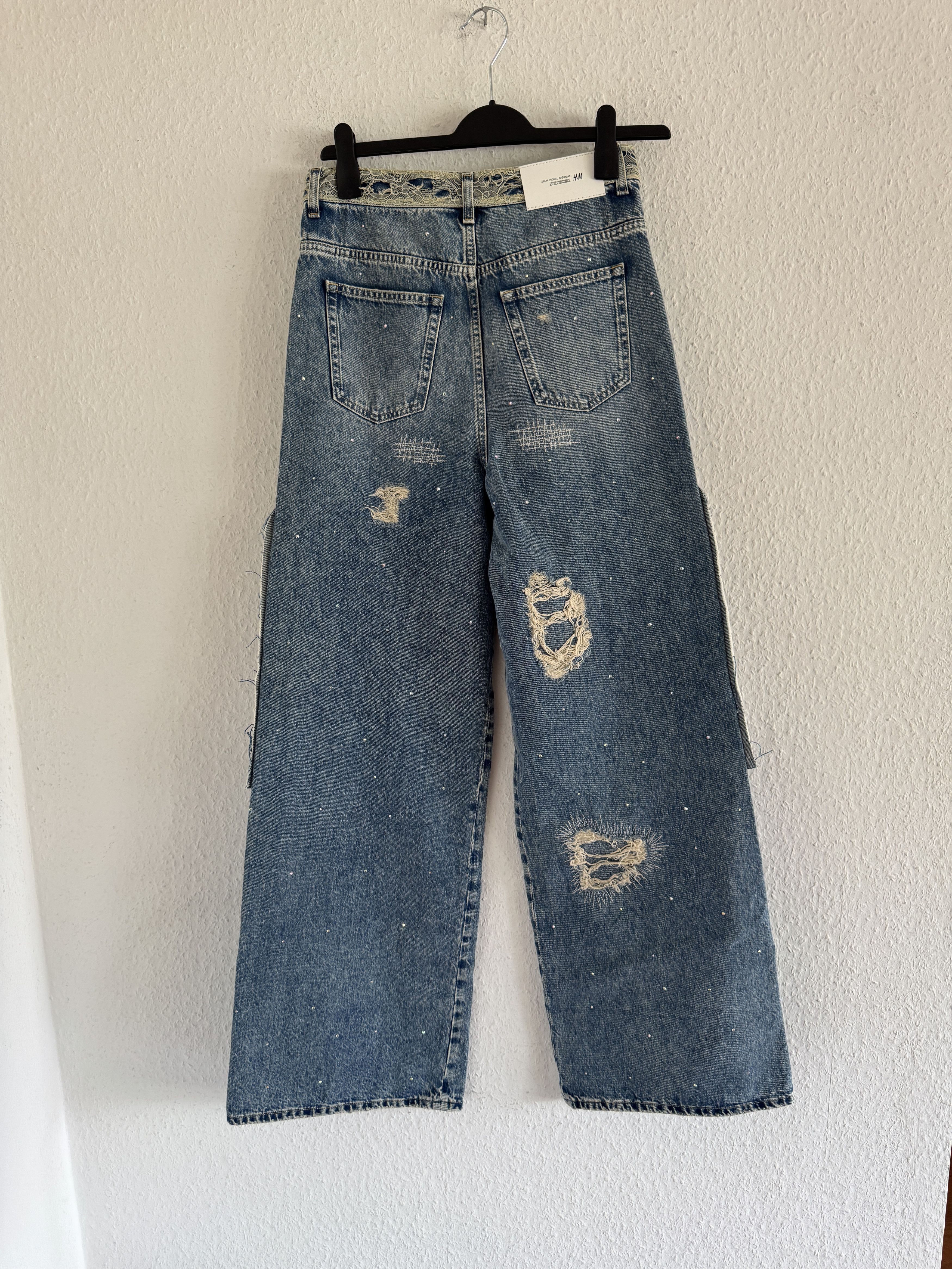 H&M × Jean-Michel Basquiat × Who Decides War Distressed rhinestone graphic jeans Size US 30 / EU 46 - 7 Thumbnail