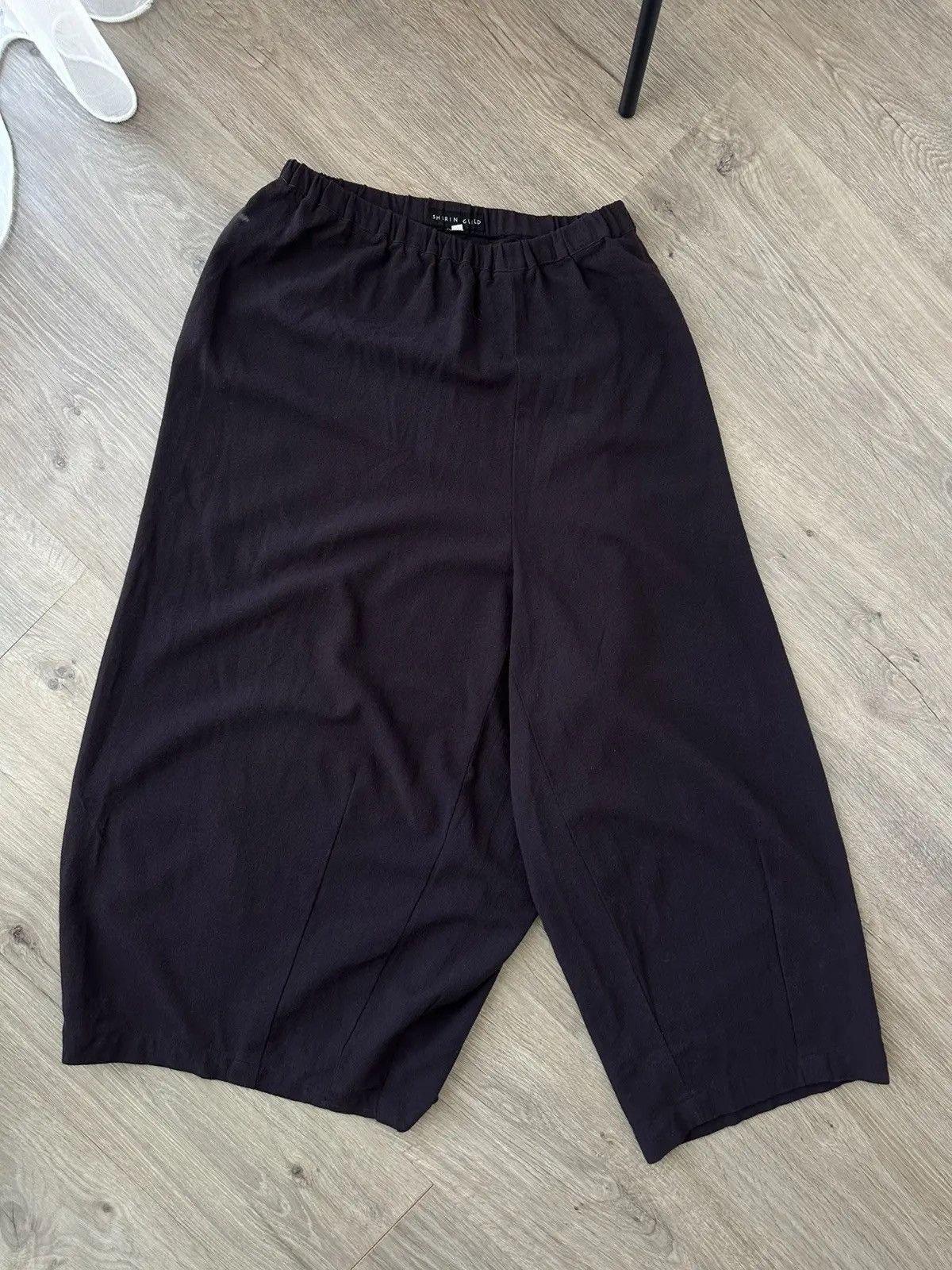 Japanese Brand Vintage Shirin Guild Wide Short Baggy 100% Wool women Pants Size US 28 / EU 44 - 2 Thumbnail