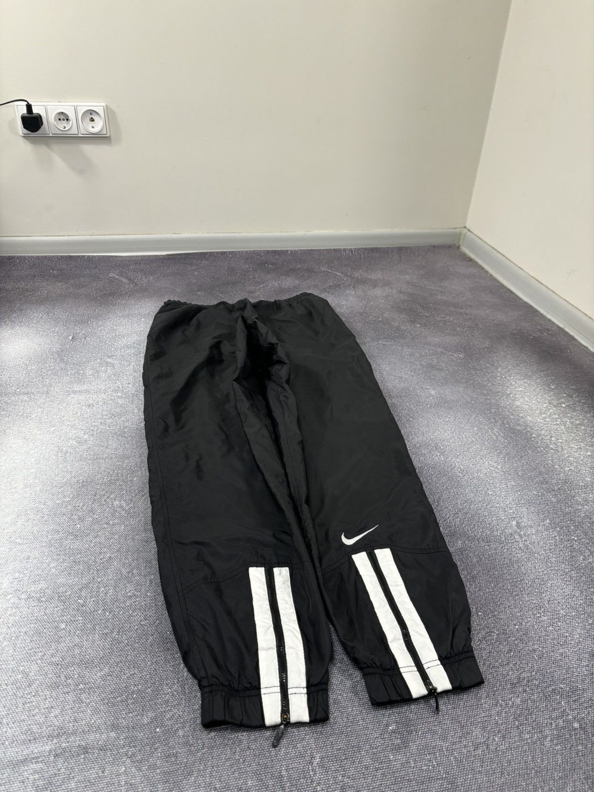 Nike Vintage 90s Nike Y2K Double Swoosh Hype Nylon Track Pants Size US 32 / EU 48 - 15 Thumbnail