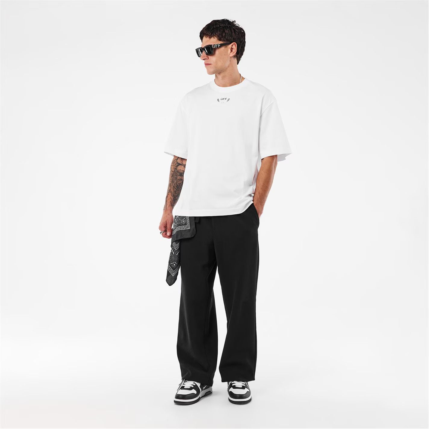 Off-White o1g2r1mq0226 Bandana T-Shirt In White Size US S / EU 44-46 / 1 - 6 Thumbnail