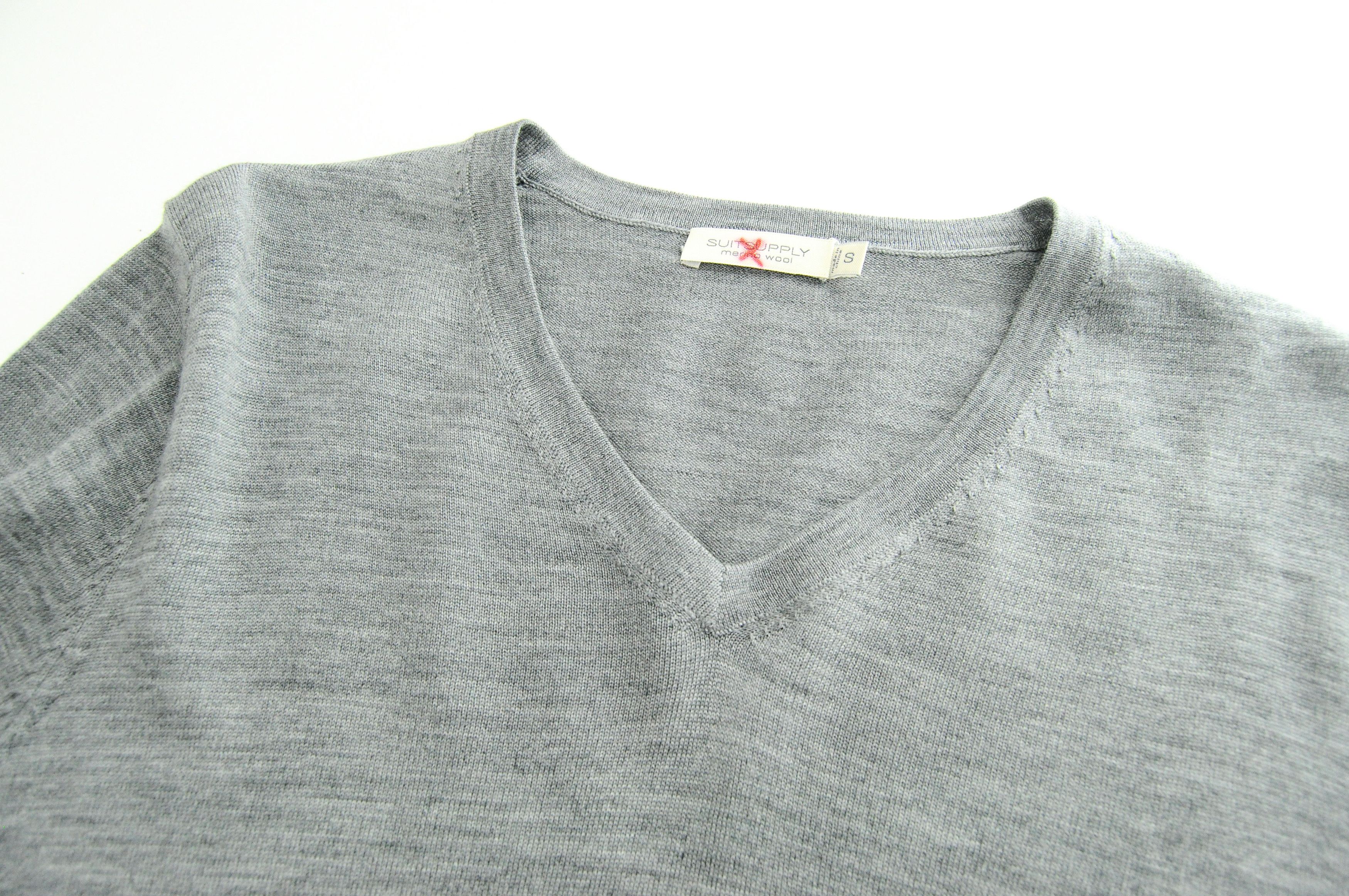 Suitsupply S Grey Merino Wool V-Neck Sweater 57332 Size US S / EU 44-46 / 1 - 4 Thumbnail