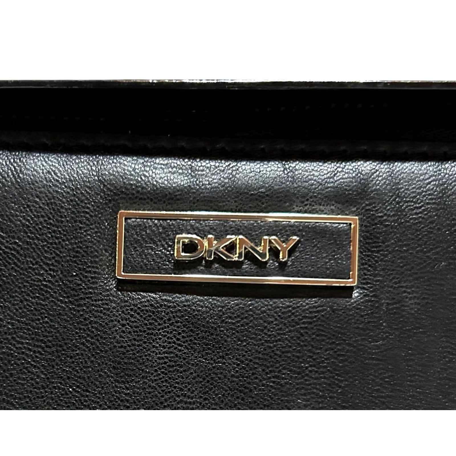 DKNY DKNY WALLET SHINY LEATHER WRISTLET BLACK WOMEN'S ONE SIZE Size ONE SIZE - 5 Thumbnail