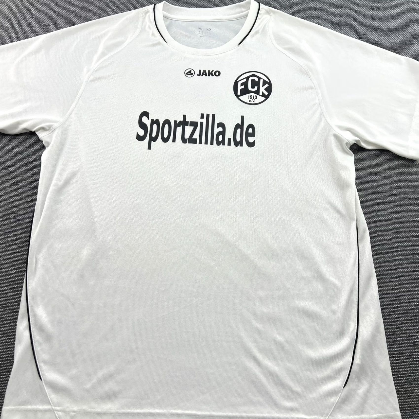 Nike VINTAGE Nike Football Jersey Mens Jako Training White 3x FC Kickers Obertshausen Short Sleeve XS? (Note: cannot determine size beyond L in original) Size US L / EU 52-54 / 3 - 3 Thumbnail