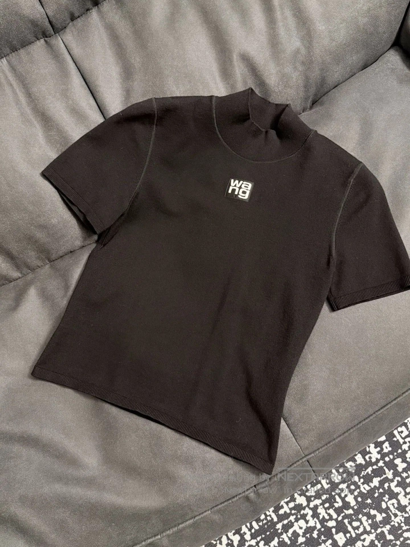 Alexander Wang Alexander Wang Short-Sleeve Top. Size M / US 6-8 / IT 42-44 - 1 Thumbnail