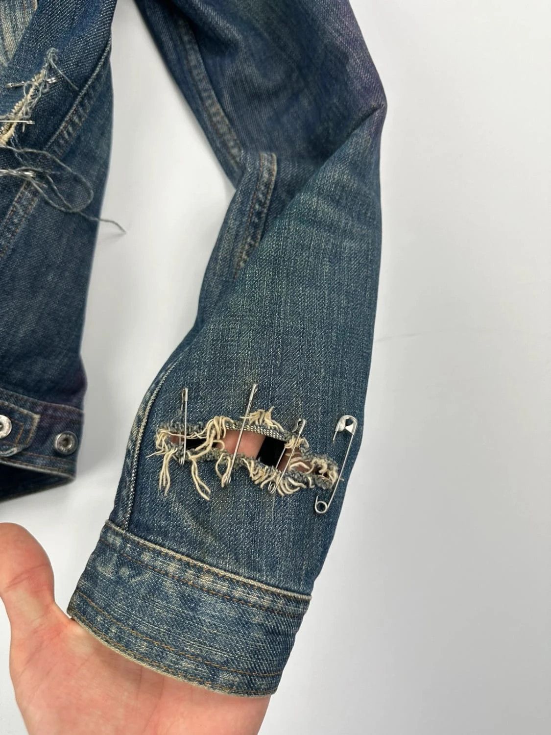 Dolce & Gabbana Dolce Gabbana SS2001 Pins Distressed Painted Denim Jacket Size S / US 4 / IT 40 - 11 Thumbnail