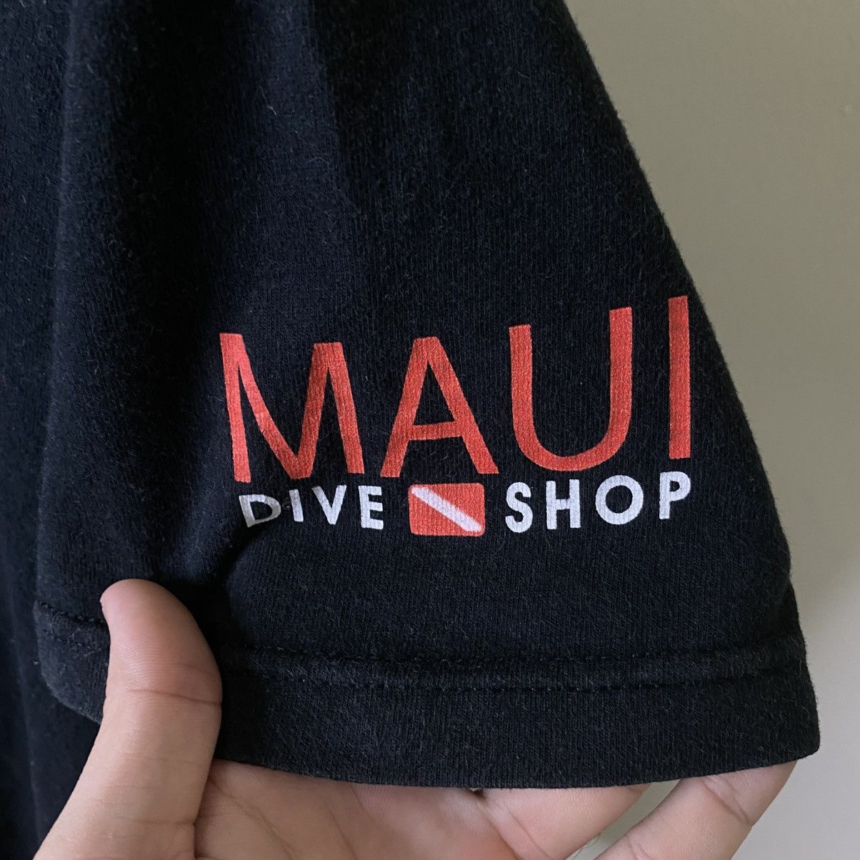 Vintage 1990s Amphibious Outfitters Maui Dive Shop Promo T Shirt Size US M / EU 48-50 / 2 - 10 Thumbnail