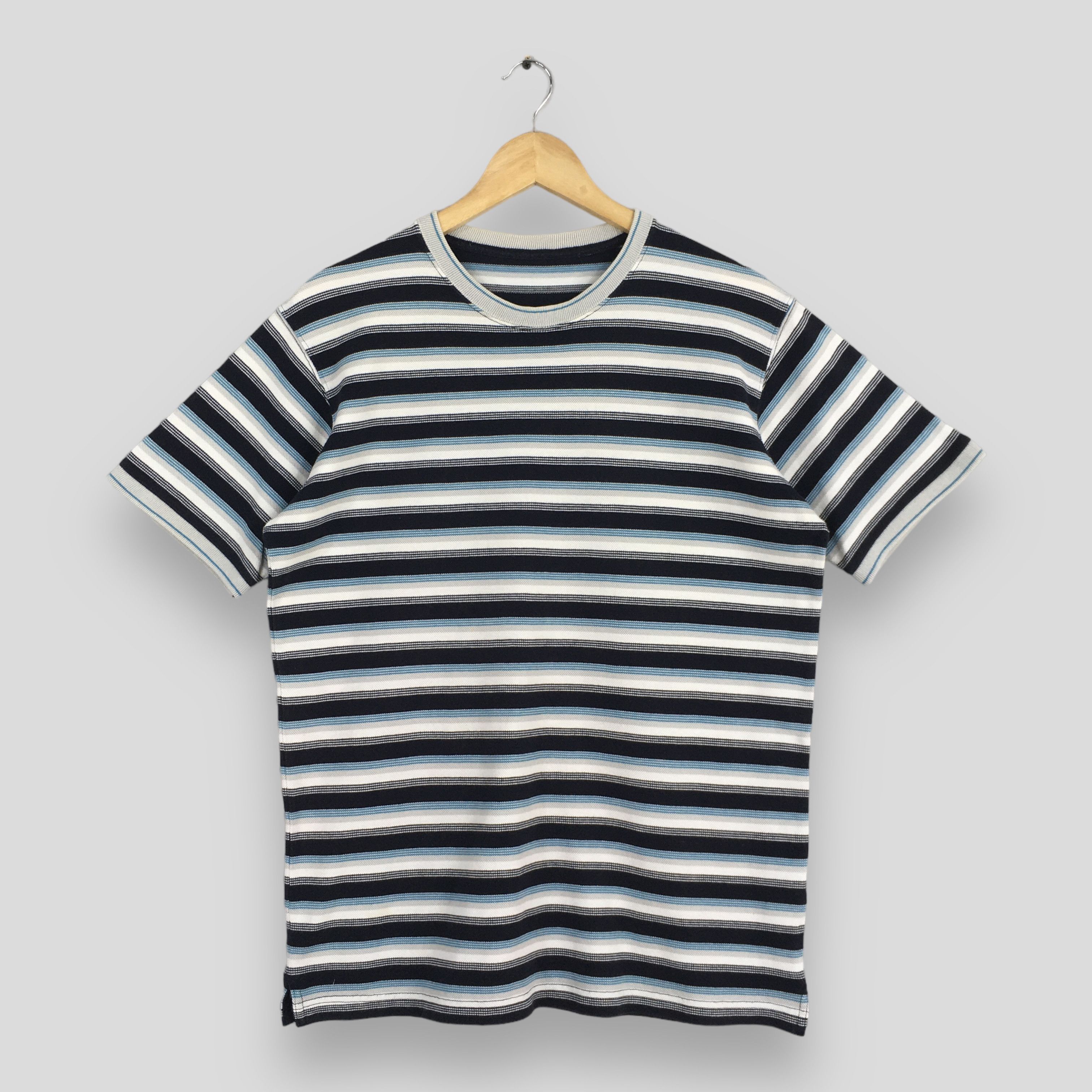 Uniqlo VintageY2K Stripes Black White Streetwear T shirt Large Size US L / EU 52-54 / 3 - 1 Thumbnail
