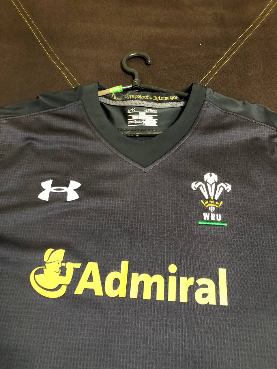 Under Armour Jersey Under Armour Admiral Fitted Top Supporters Shirt Mens Size US XL / EU 56 / 4 - 4 Thumbnail