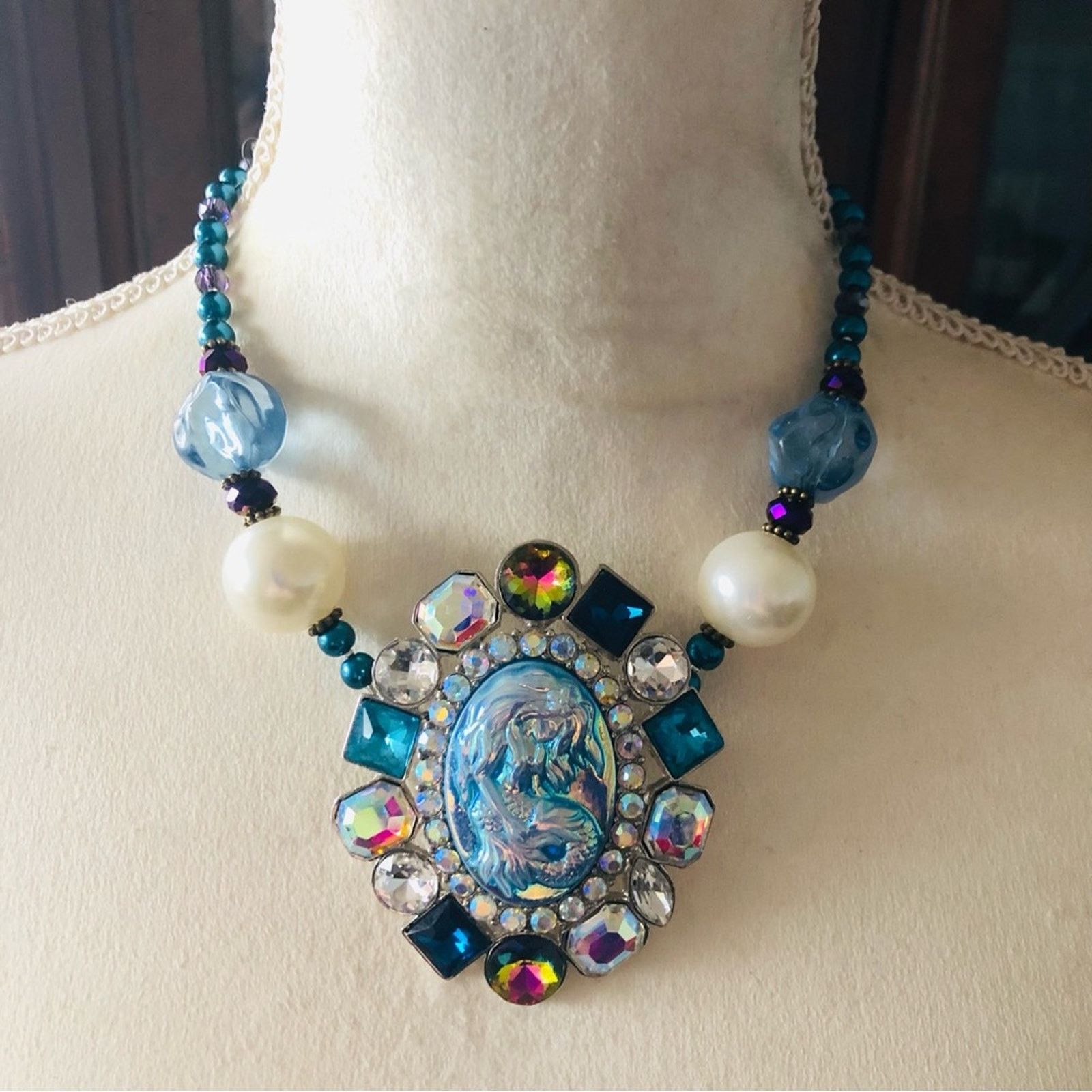 Handmade Handcrafted repurpose mermaid cameo stone Pearl necklace Size ONE SIZE - 2 Thumbnail