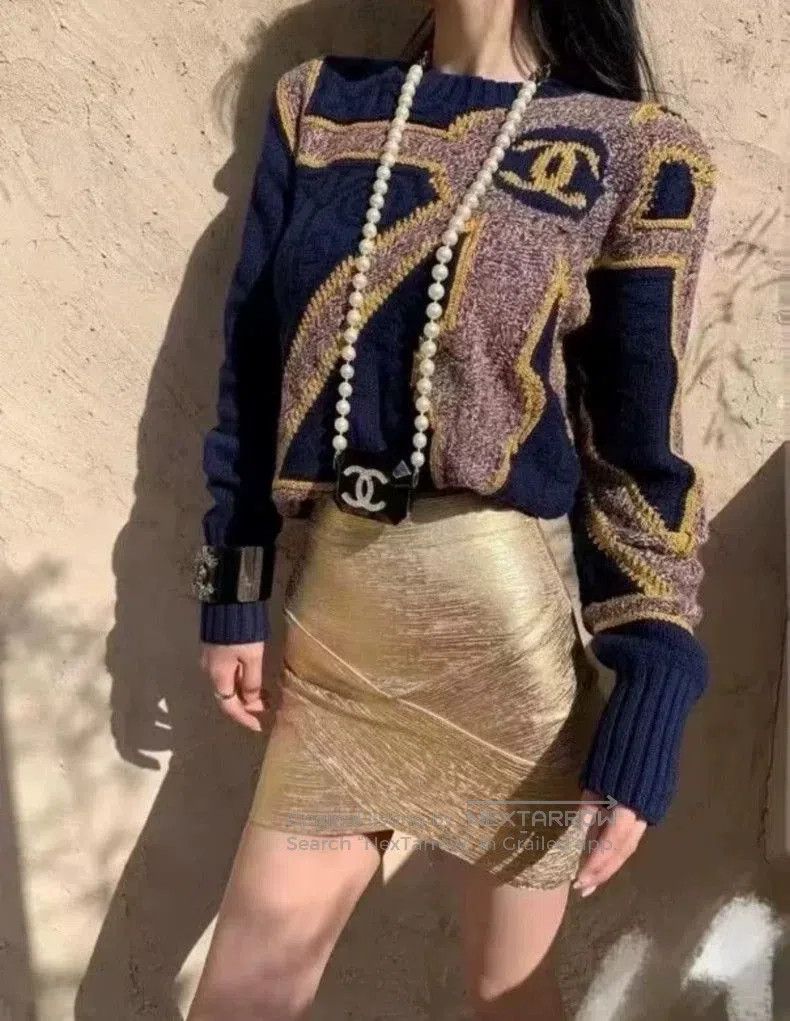 Chanel Chanel 21A Castle Series Sweater . Size US M / EU 48-50 / 2 - 8 Thumbnail