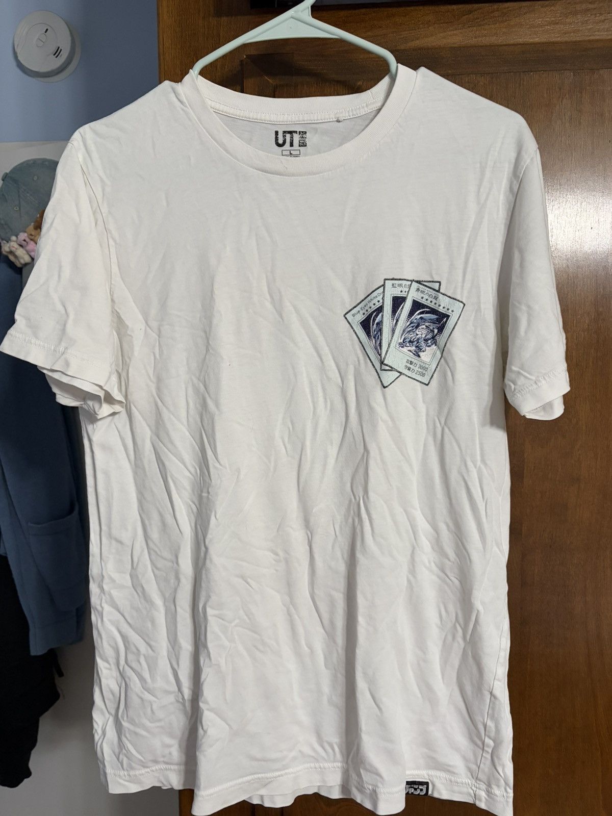Uniqlo Uniqlo Shounen Jump 50th Anniversary Blue Eyes White Dragon Size US M / EU 48-50 / 2 - 1 Thumbnail