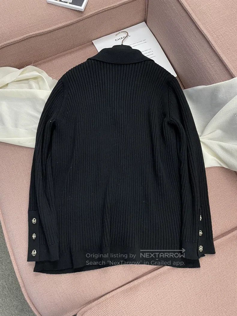 Chanel Chanel Black gold button cardigan long-sleeved jacket Size S / US 4 / IT 40 - 3 Thumbnail