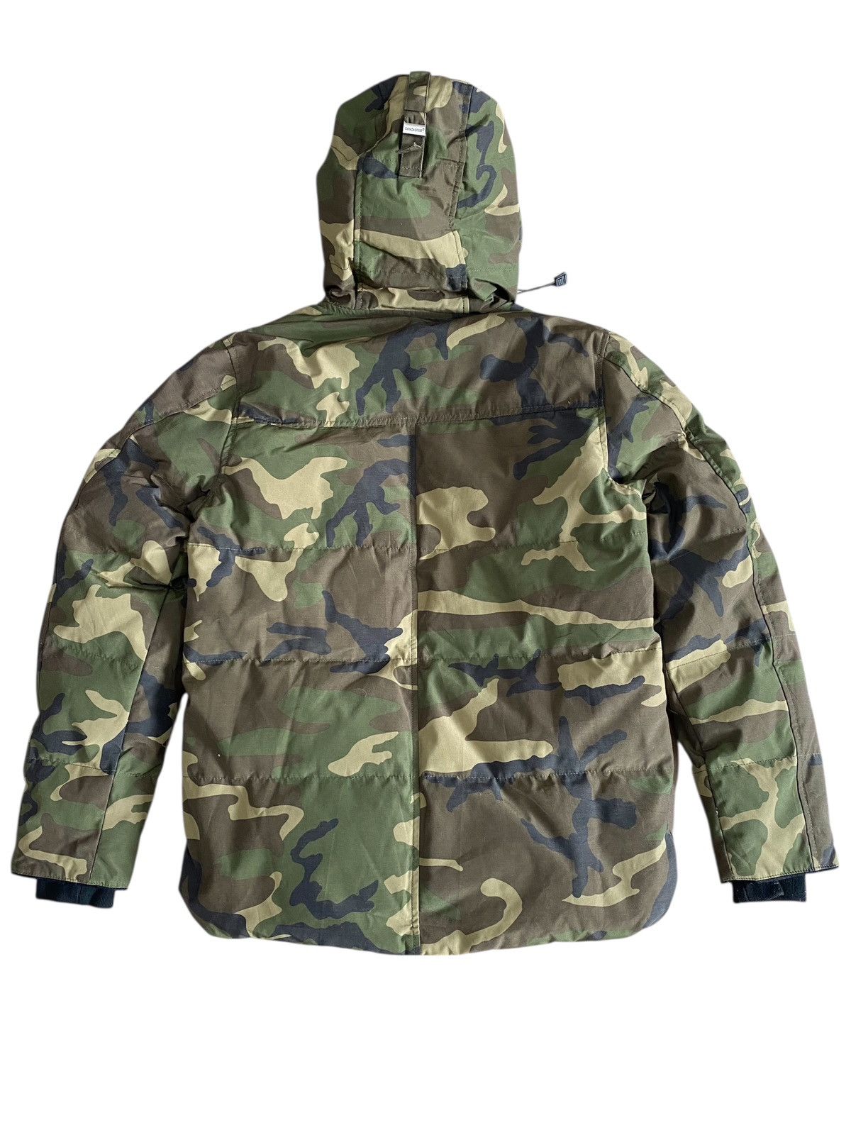 Canada Goose Canada Goose camo puffer jacket Size US S / EU 44-46 / 1 - 4 Thumbnail