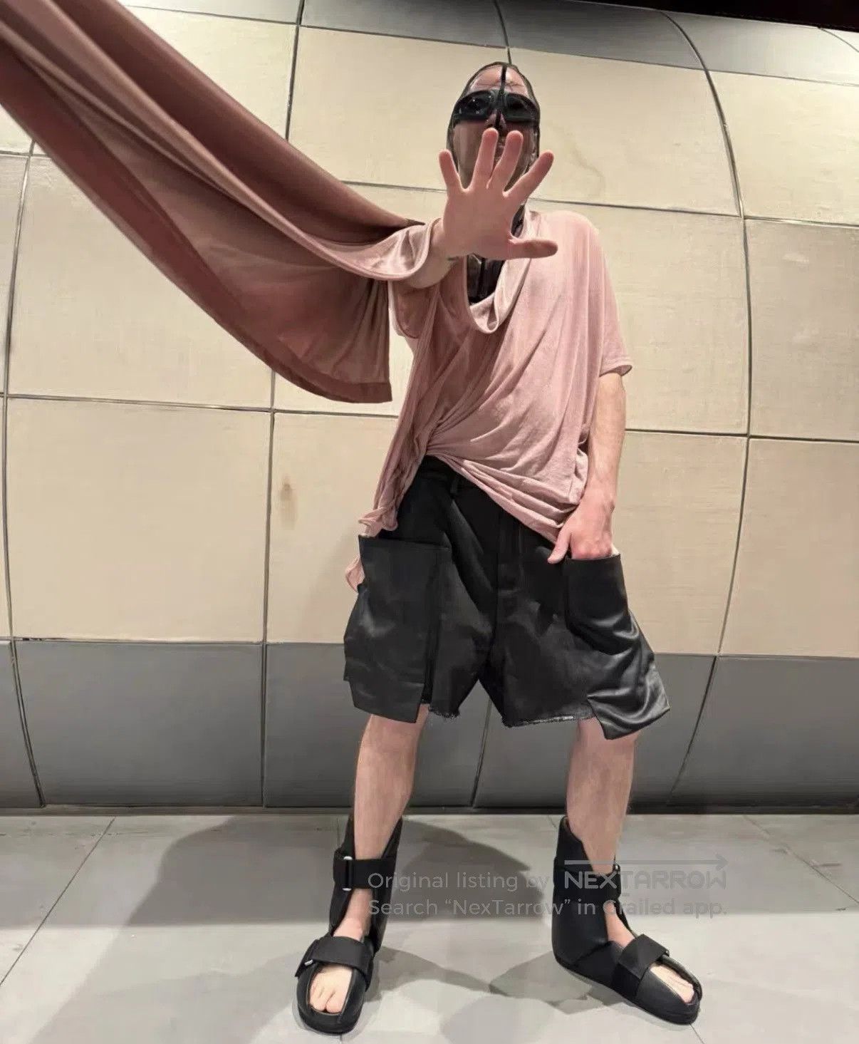 Rick Owens Black Cargo Shorts with Distressed Hem Size 34. Size US 34 / EU 50 - 6 Thumbnail