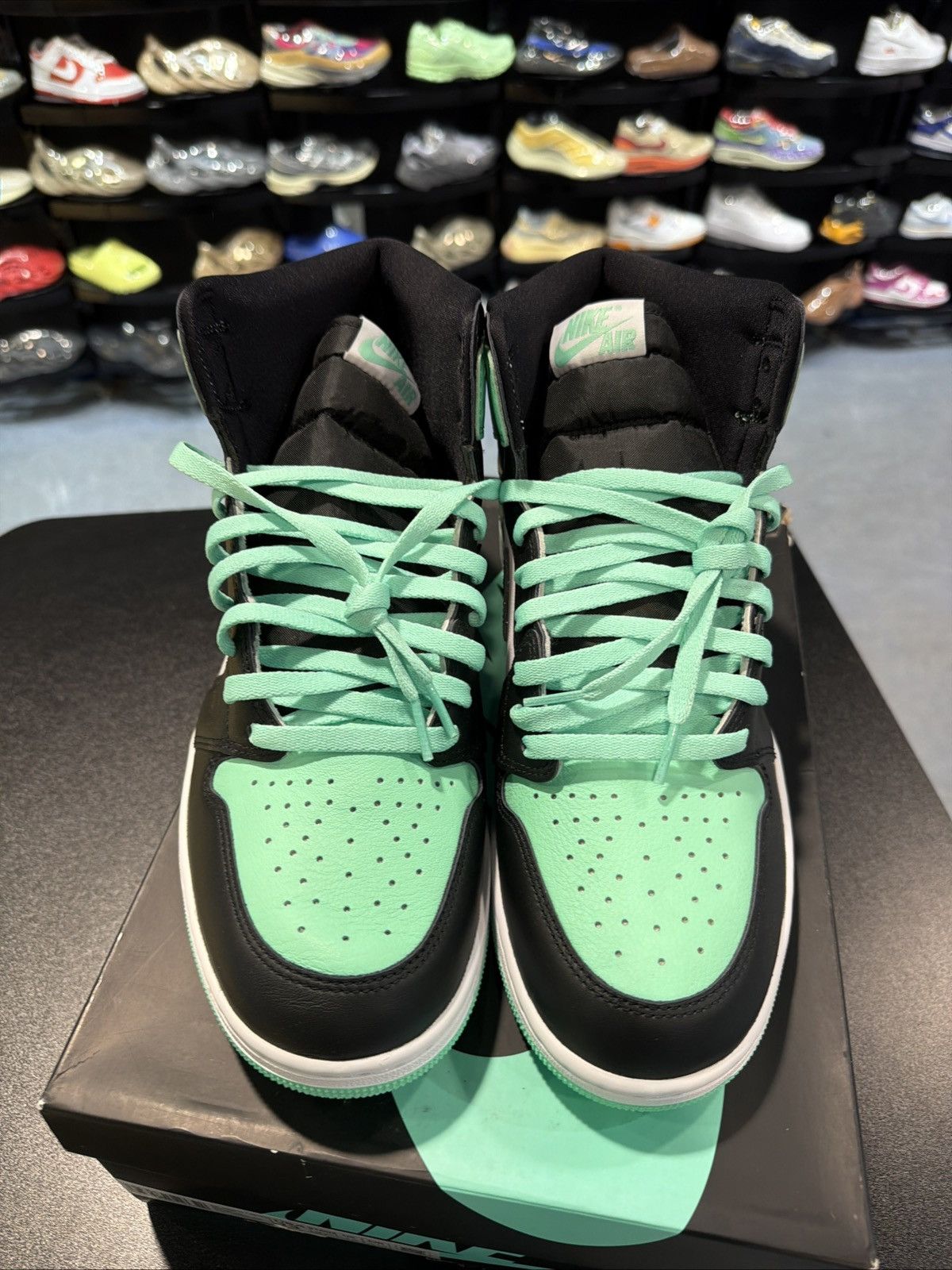 Jordan Brand Jordan 1 high size 13 green glow brand new quick shipp Size US 13 / EU 46 - 13 Thumbnail